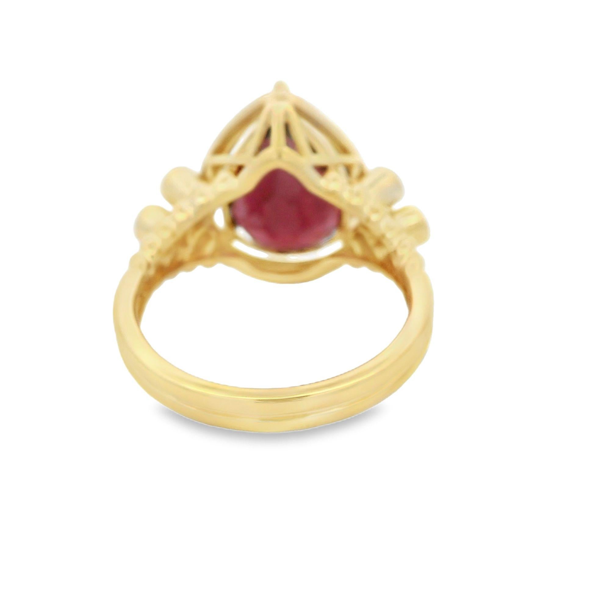 Contemporary Vintage 5.49 Carat Red Tourmaline Diamond Ring in 18 Karat Yellow Gold For Sale