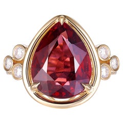 Anello vintage con tormalina rossa e diamanti da 5,49 carati in oro giallo 18 carati