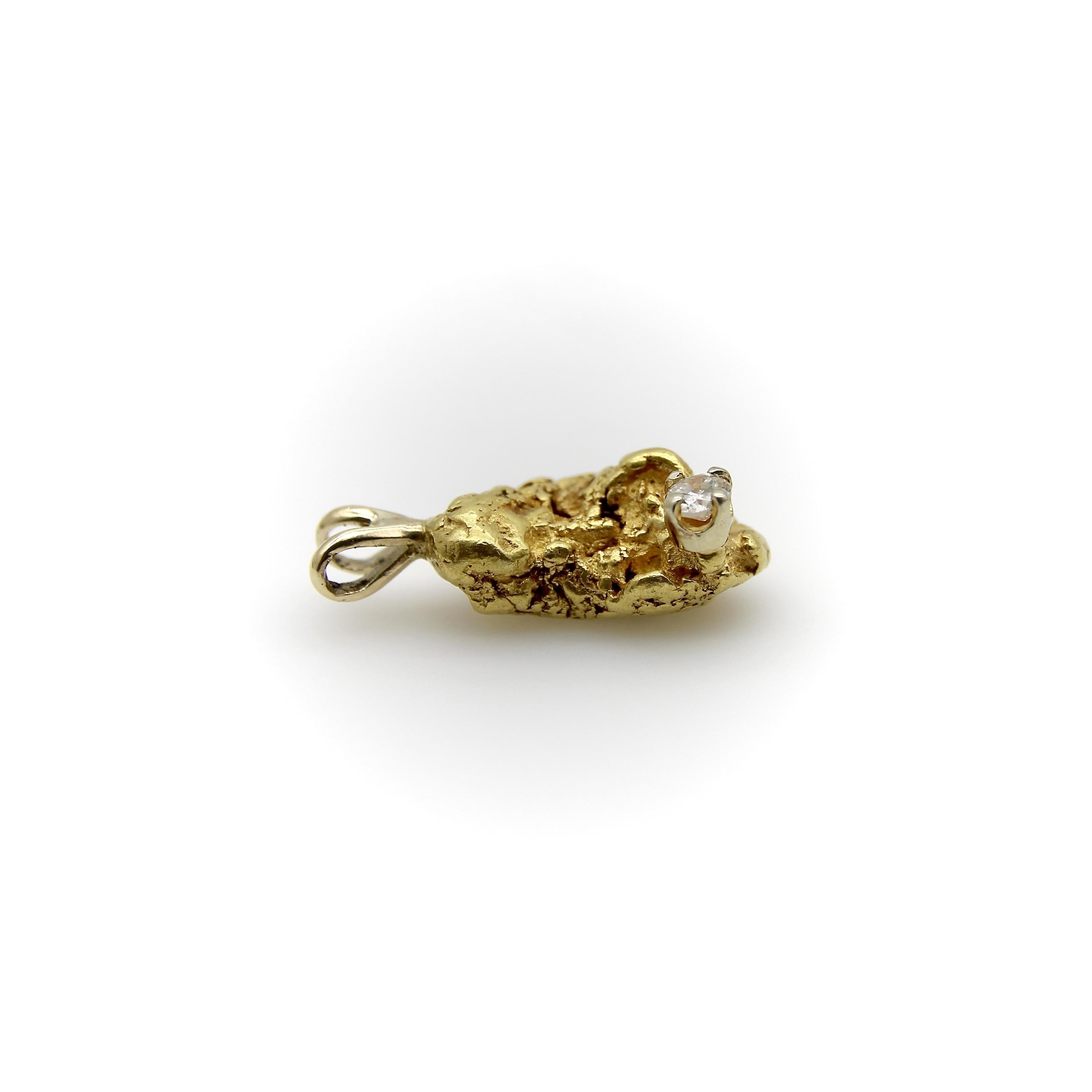 Moderne Vintage breloque pépite d'or 22 carats avec diamants 5,5 grammes en vente