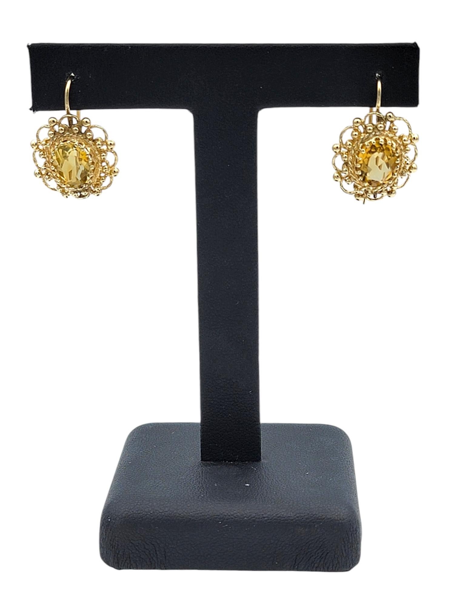 Filigrane Vintage-Ohrringe aus 14 Karat Gelbgold mit 5,50 Karat Ovalschliff-Topas im Ovalschliff im Angebot 1