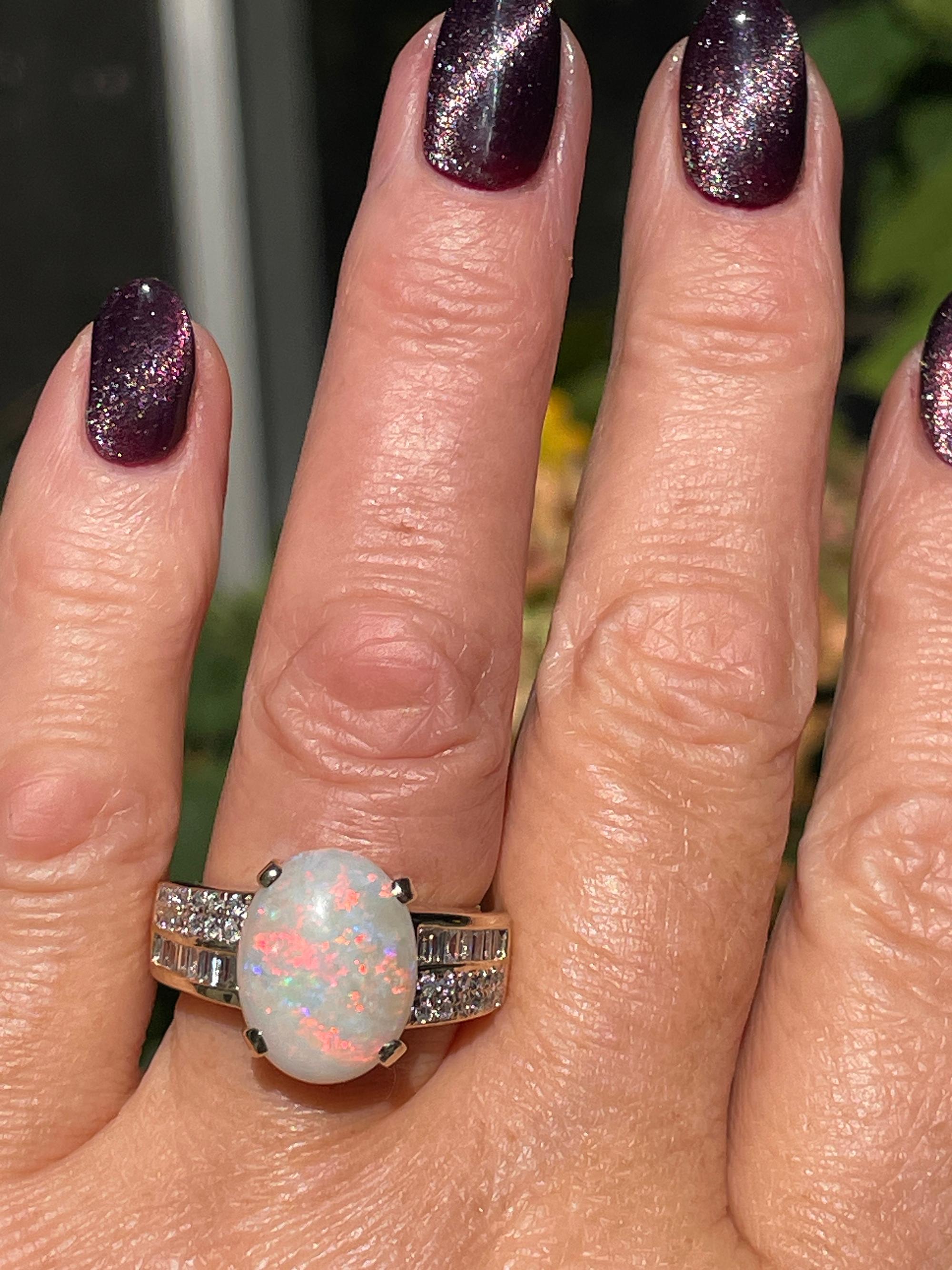 Vintage 5.54ctw Australian OPAL & Round Baguette Diamond 14k Yellow Gold Ring For Sale 4