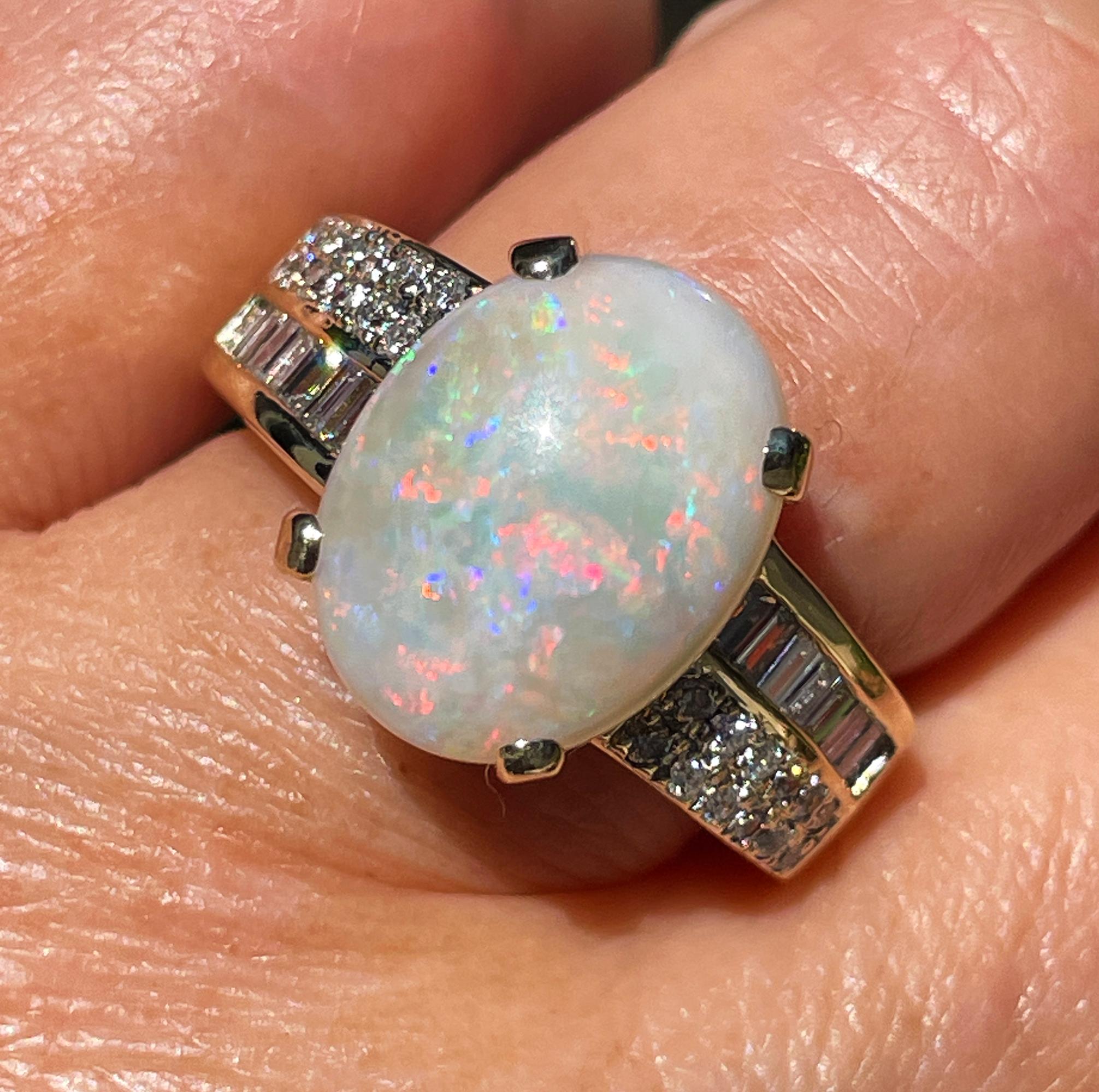 Vintage 5.54ctw Australian OPAL & Round Baguette Diamond 14k Yellow Gold Ring For Sale 5