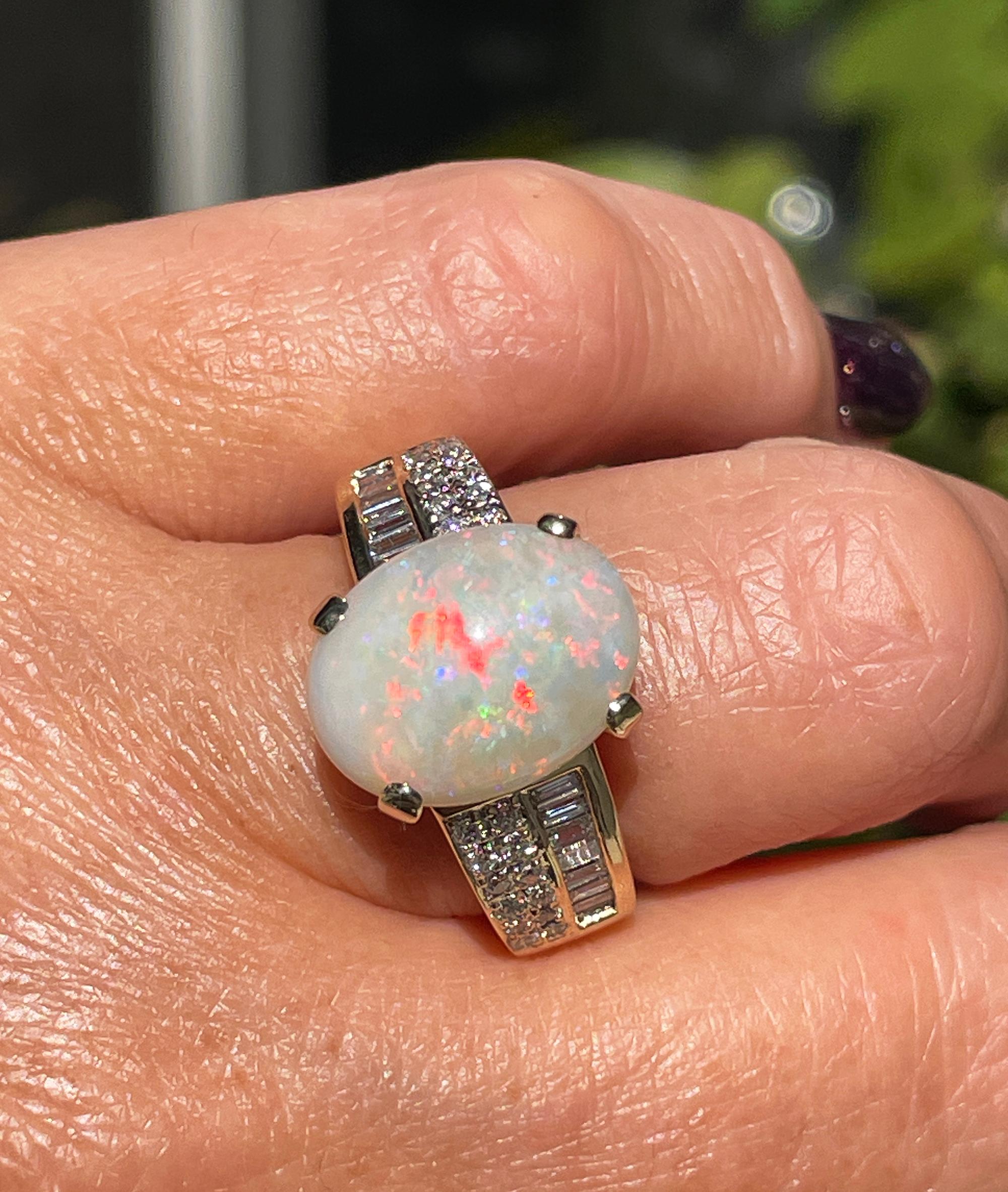 Vintage 5.54ctw Australian OPAL & Round Baguette Diamond 14k Yellow Gold Ring For Sale 3