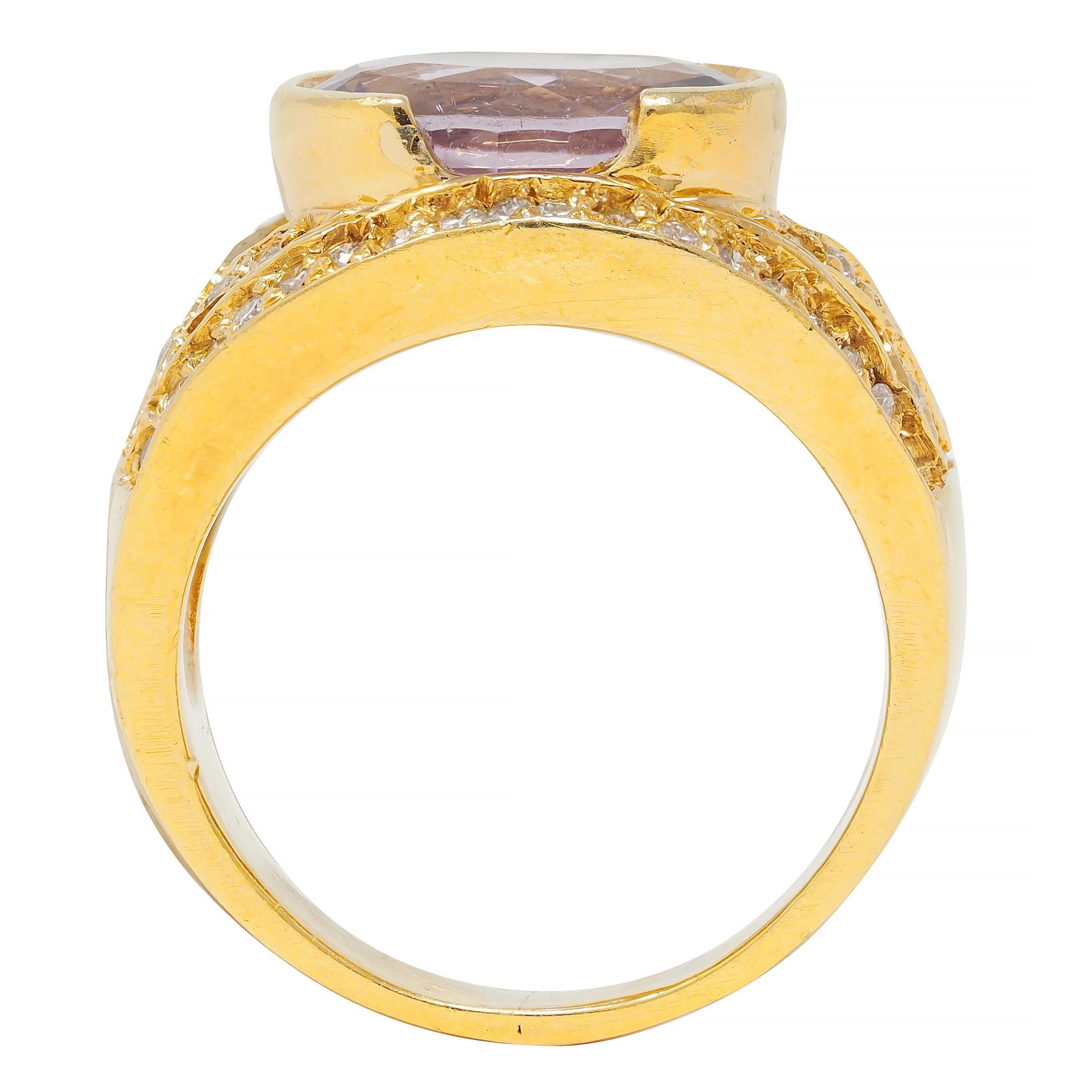 Breiter Vintage-Ring aus 18 Karat Gelbgold mit 5,55 Karat lila-rosa Spinell und Diamant im Angebot 5