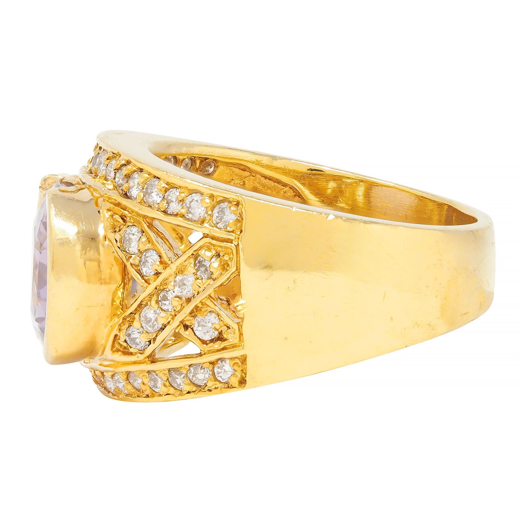 Breiter Vintage-Ring aus 18 Karat Gelbgold mit 5,55 Karat lila-rosa Spinell und Diamant im Angebot 1