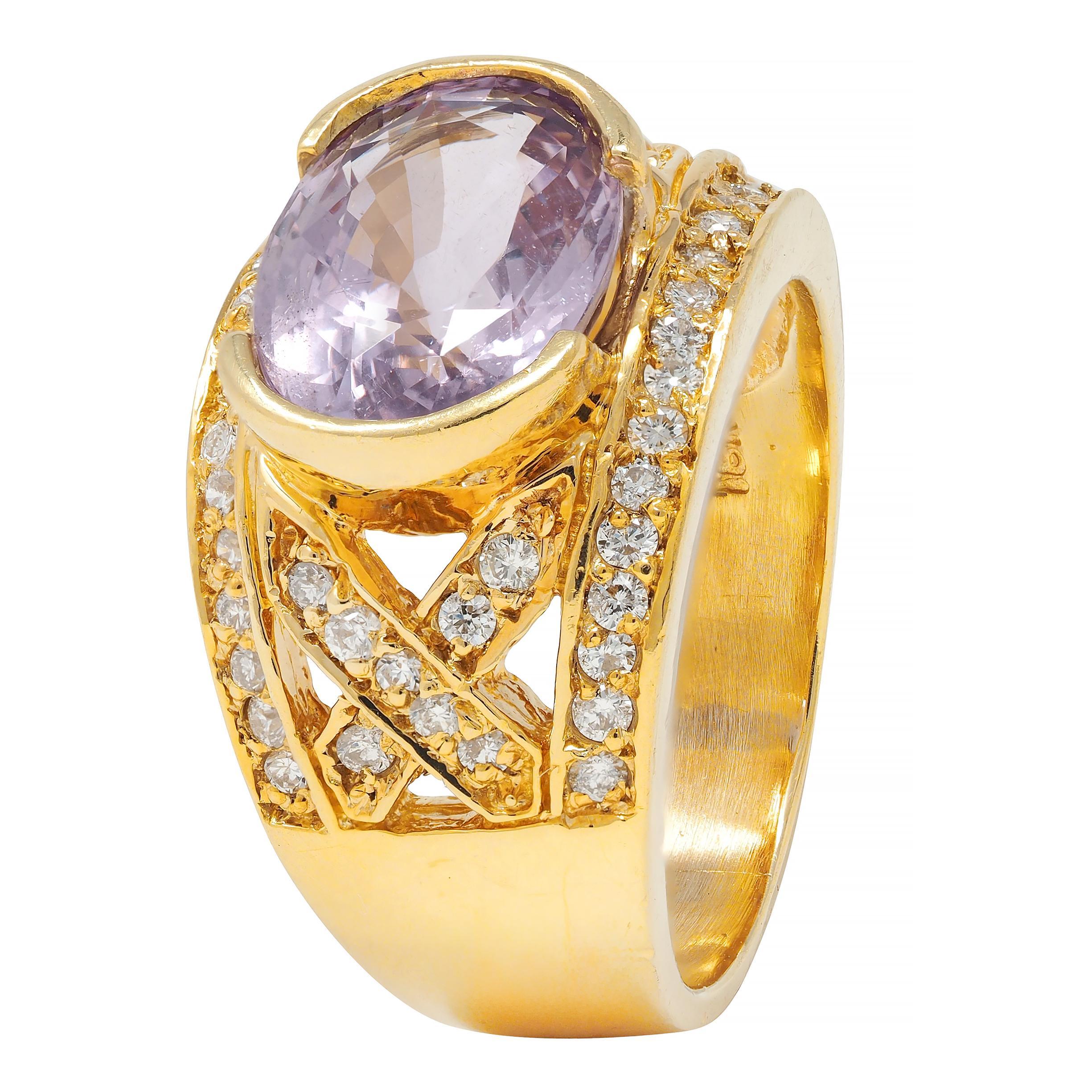 Breiter Vintage-Ring aus 18 Karat Gelbgold mit 5,55 Karat lila-rosa Spinell und Diamant im Angebot 3