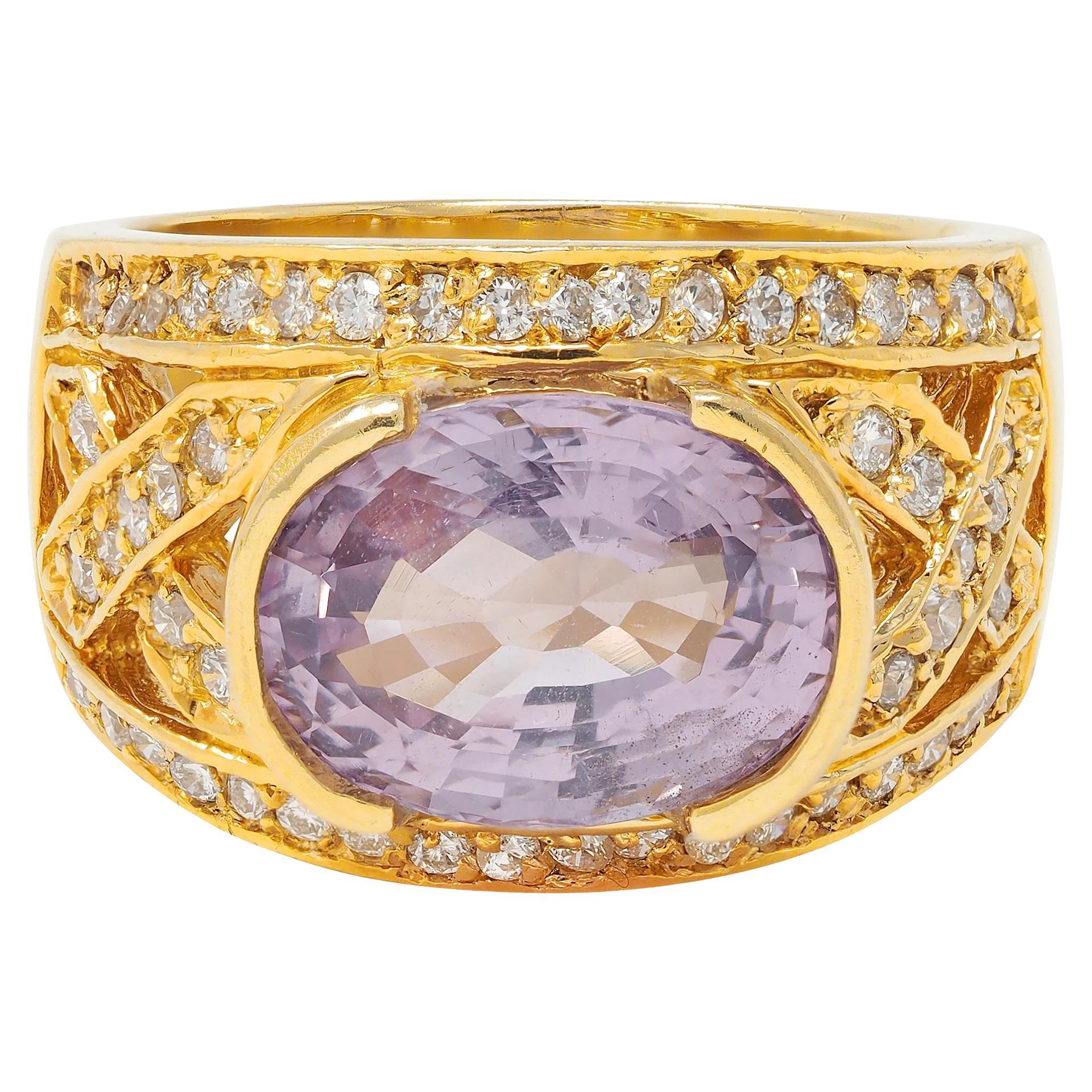Breiter Vintage-Ring aus 18 Karat Gelbgold mit 5,55 Karat lila-rosa Spinell und Diamant im Angebot
