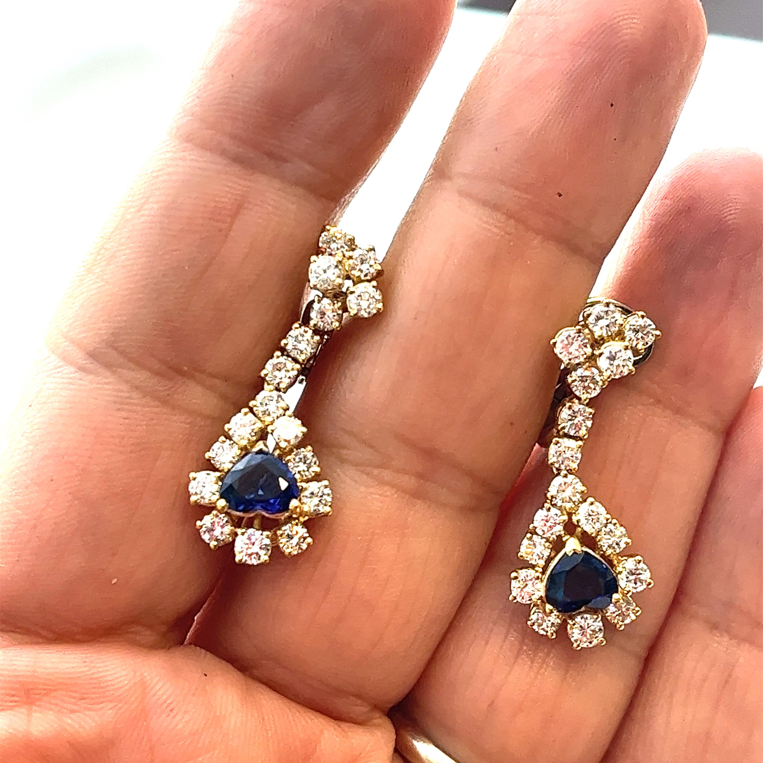 Vintage 5.60 carat Sapphire Diamond Dangle Earrings, 18K  For Sale 2