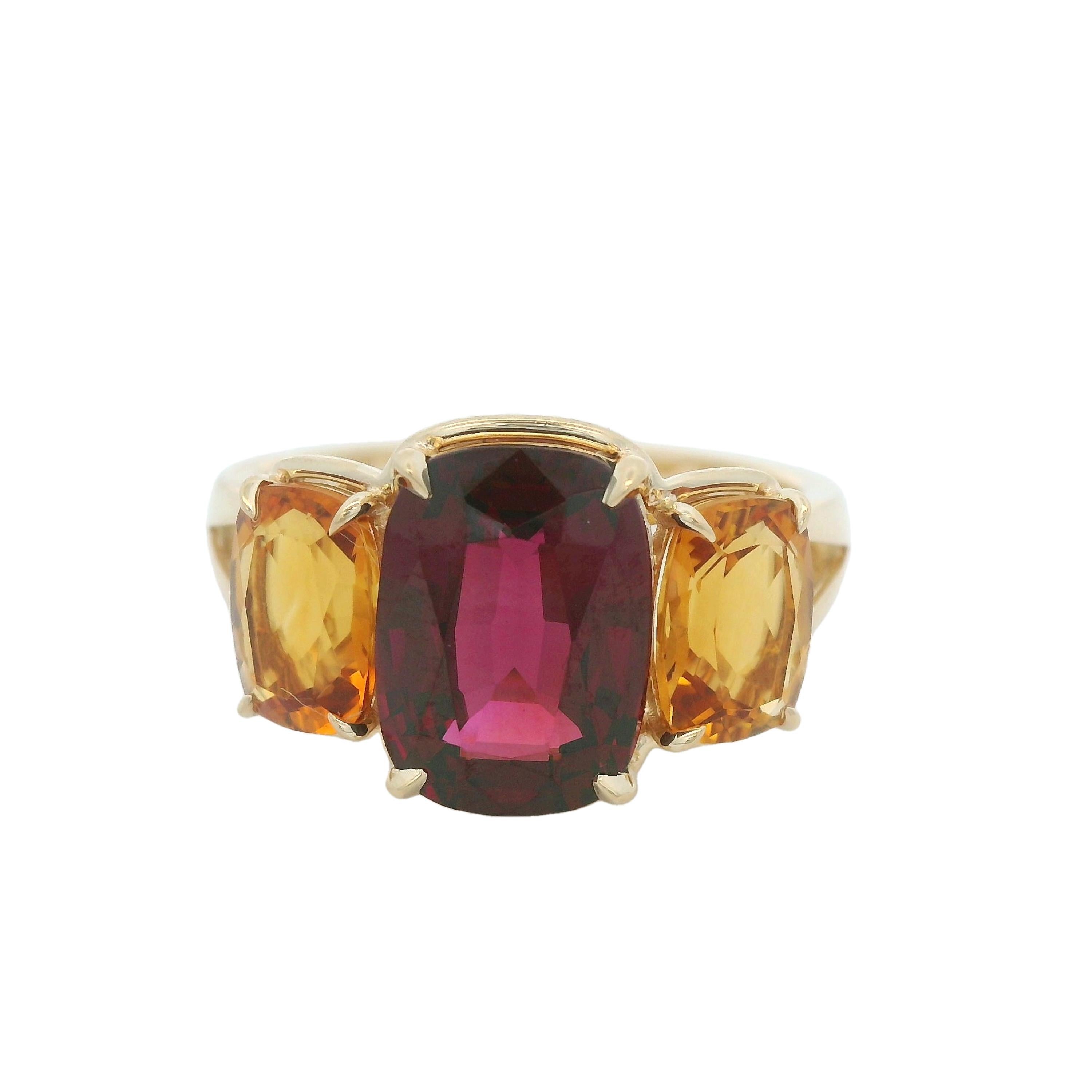 Art Deco Vintage 5.63Ct Garnet Citrine Ring in 14 Karat Yellow Gold For Sale