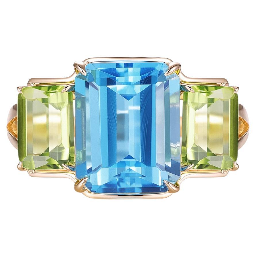 Art Deco 5.63Ct Swiss Blue Topaz Peridot Ring in 14 Karat Yellow Gold For Sale