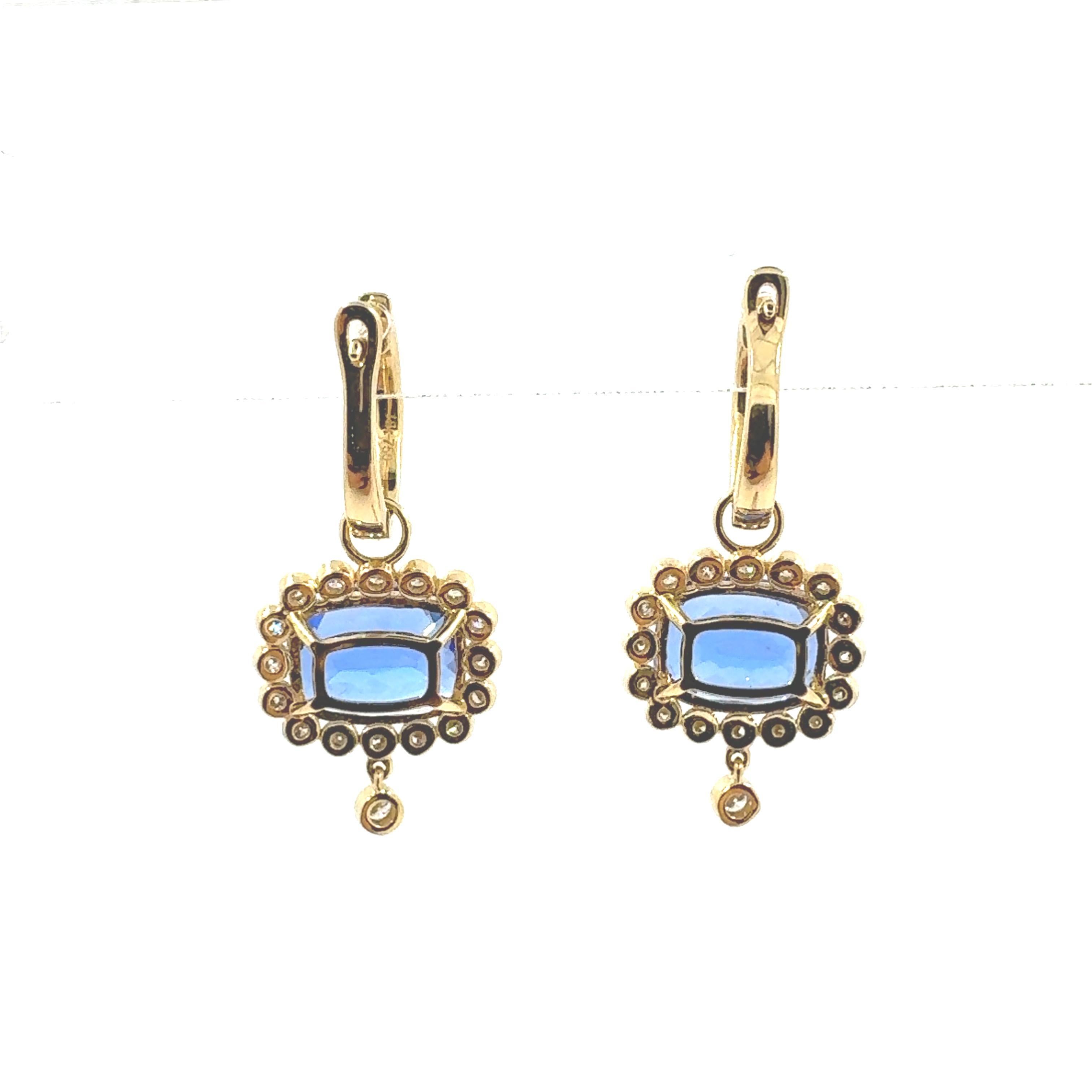 Vintage 5.68 Carat Tanzanite Diamond Earrings in 18 Karat Yellow Gold For Sale 1