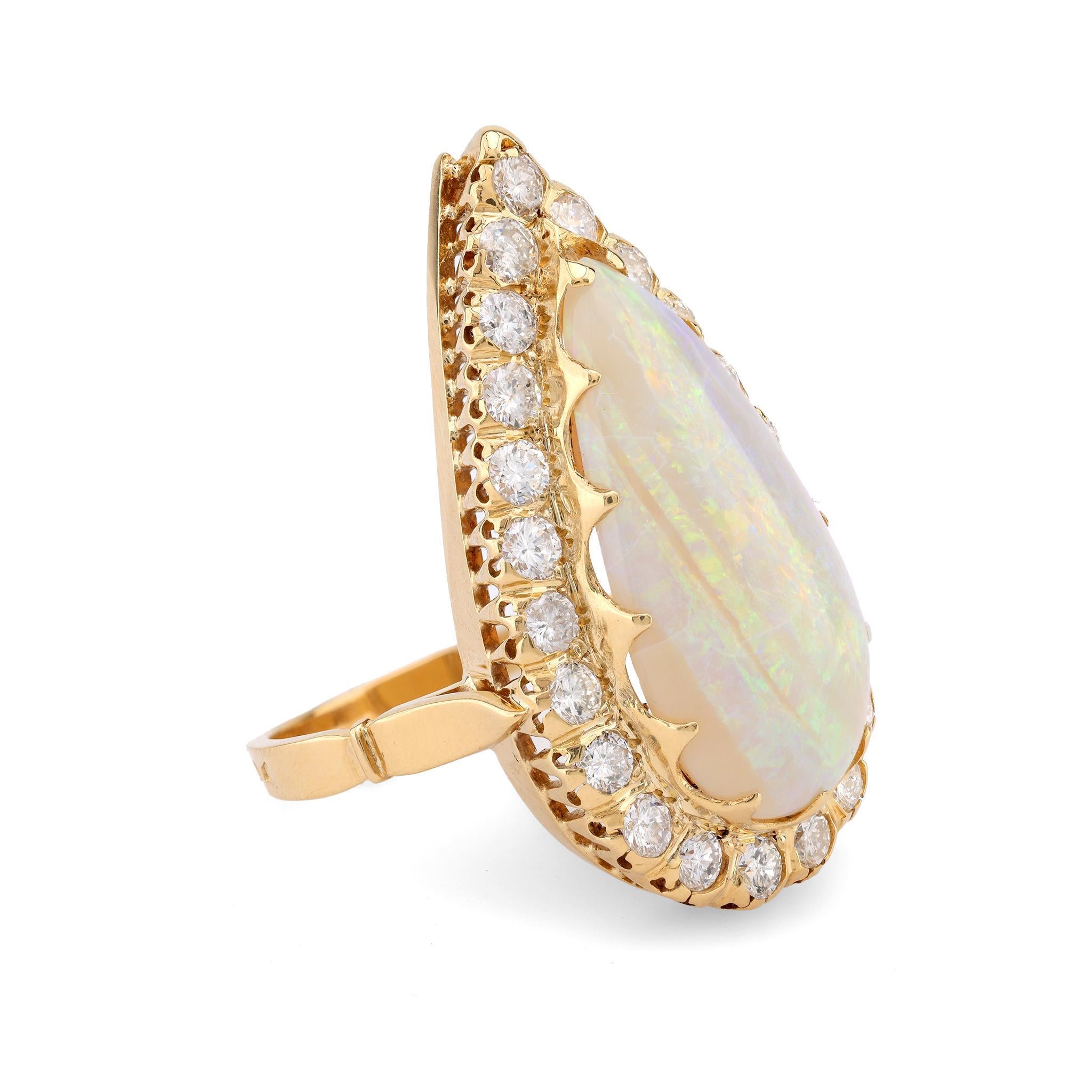 Vintage 5,7 Karat Birne Form Opal Diamant 18K Gelbgold Cocktail Ring (Tropfenschliff)