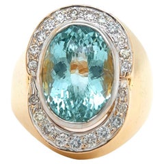 Vintage 5.70 Carat Aquamarine Diamond 18 Karat Yellow Gold Ring