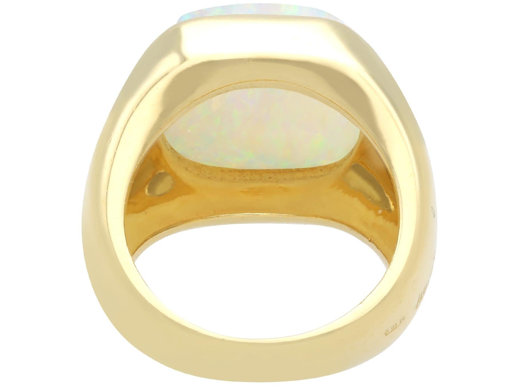Vintage 5.73 Carat White Opal and 18k Yellow Gold Ring Circa 1990 For Sale 1