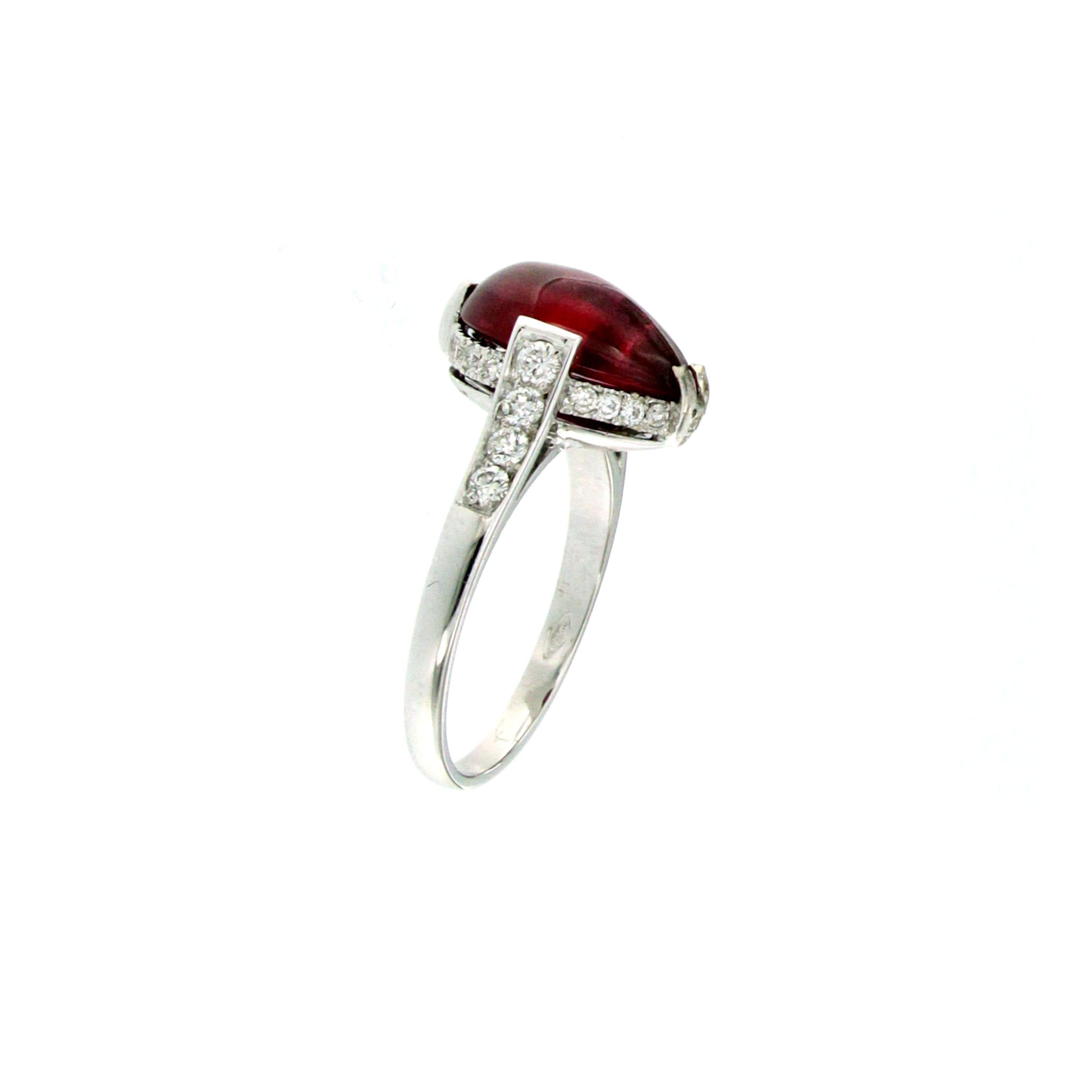 Pear Cut Vintage 5, 89 Carat Natural Ruby Diamond Gold Ring For Sale