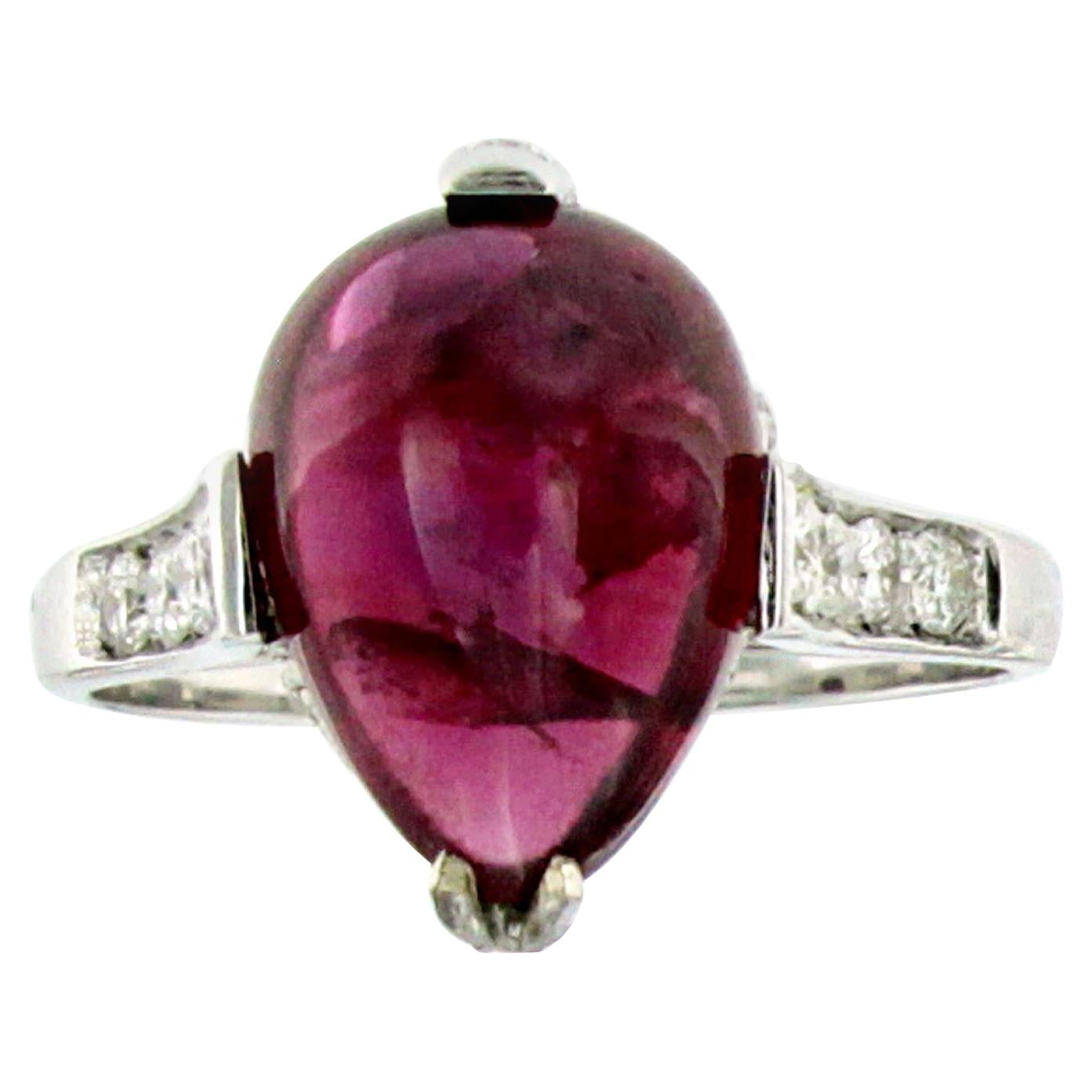 Vintage 5, 89 Carat Natural Ruby Diamond Gold Ring For Sale