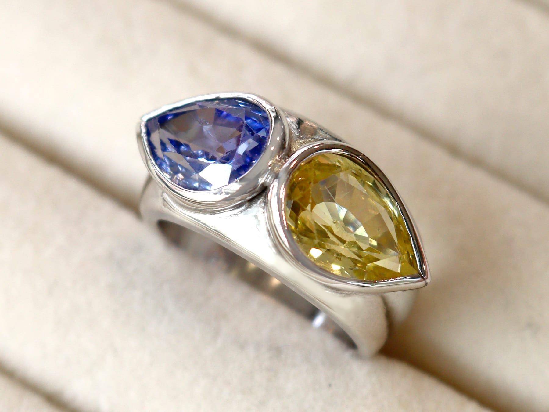 Vintage 5,93 Karat Saphir und 18k Weißgold Ring CIRCA 1990 im Zustand „Hervorragend“ im Angebot in Jesmond, Newcastle Upon Tyne