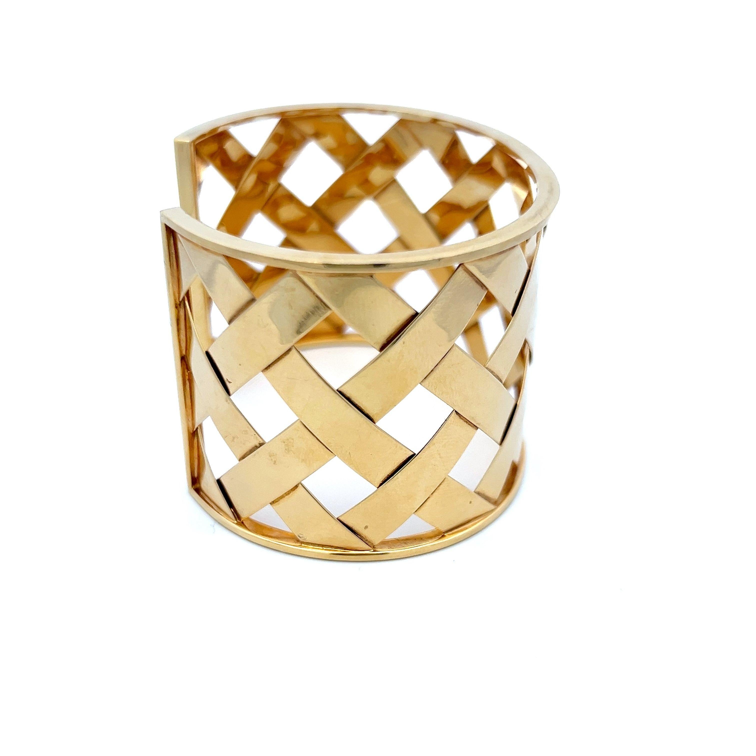 Manchette tressée vintage en or jaune 18 carats 59,50 grammes en vente 3