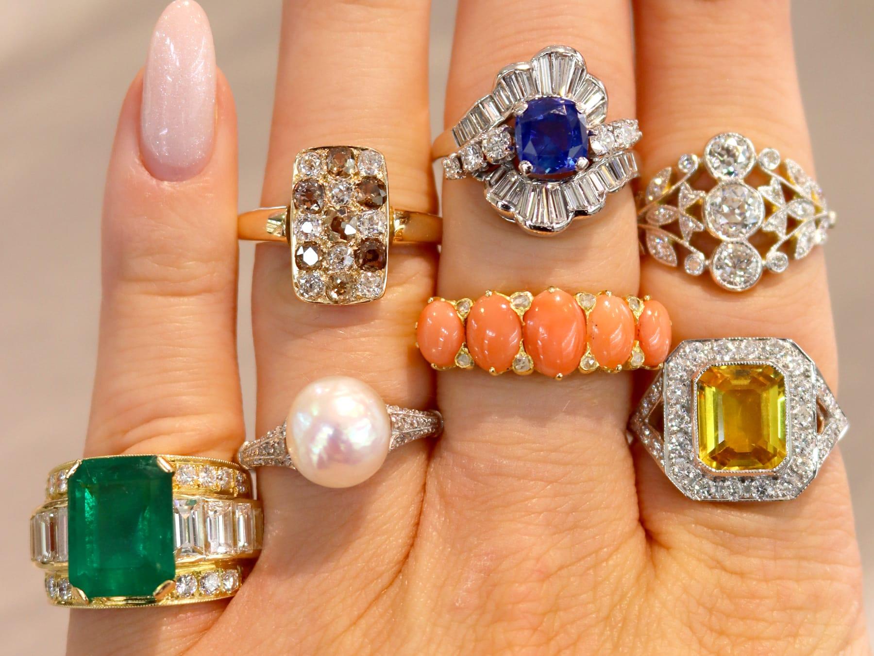 Vintage 5.95Ct Emerald and 3.20Ct Diamond, 18k Yellow Gold Dress Ring Circa 1990 In Excellent Condition For Sale In Jesmond, Newcastle Upon Tyne