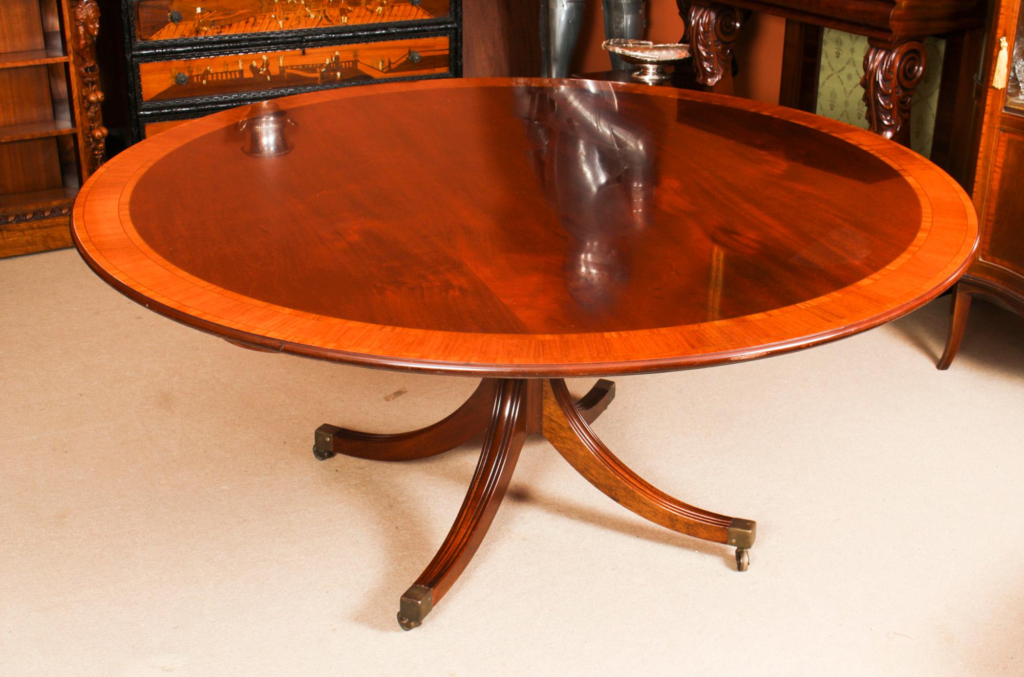 Mahogany Vintage Circular Dining Table & 6 Chairs William Tillman, 20th Century