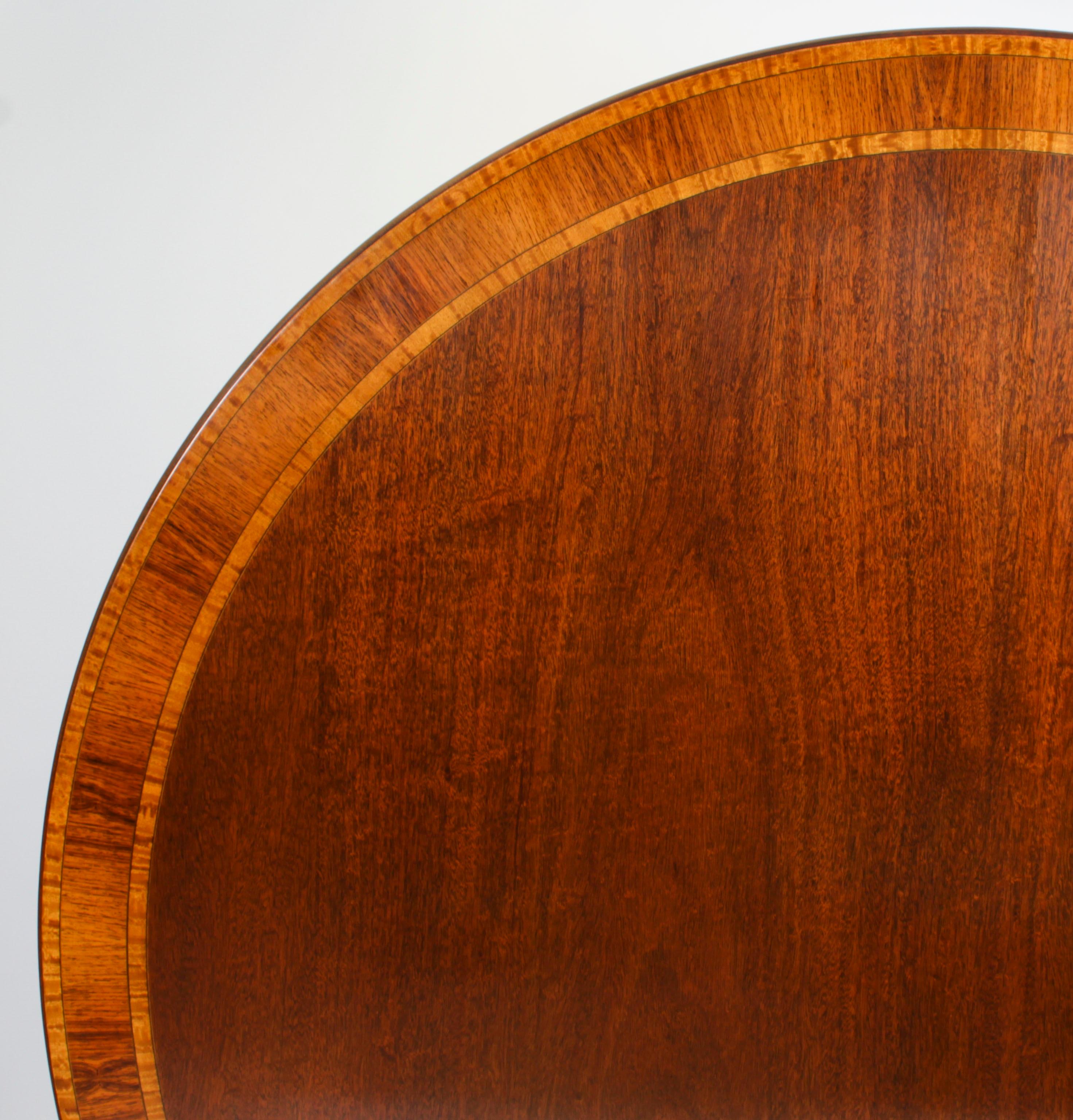 Table ronde et 6 chaises par William Tillman 20ème siècle en vente 7