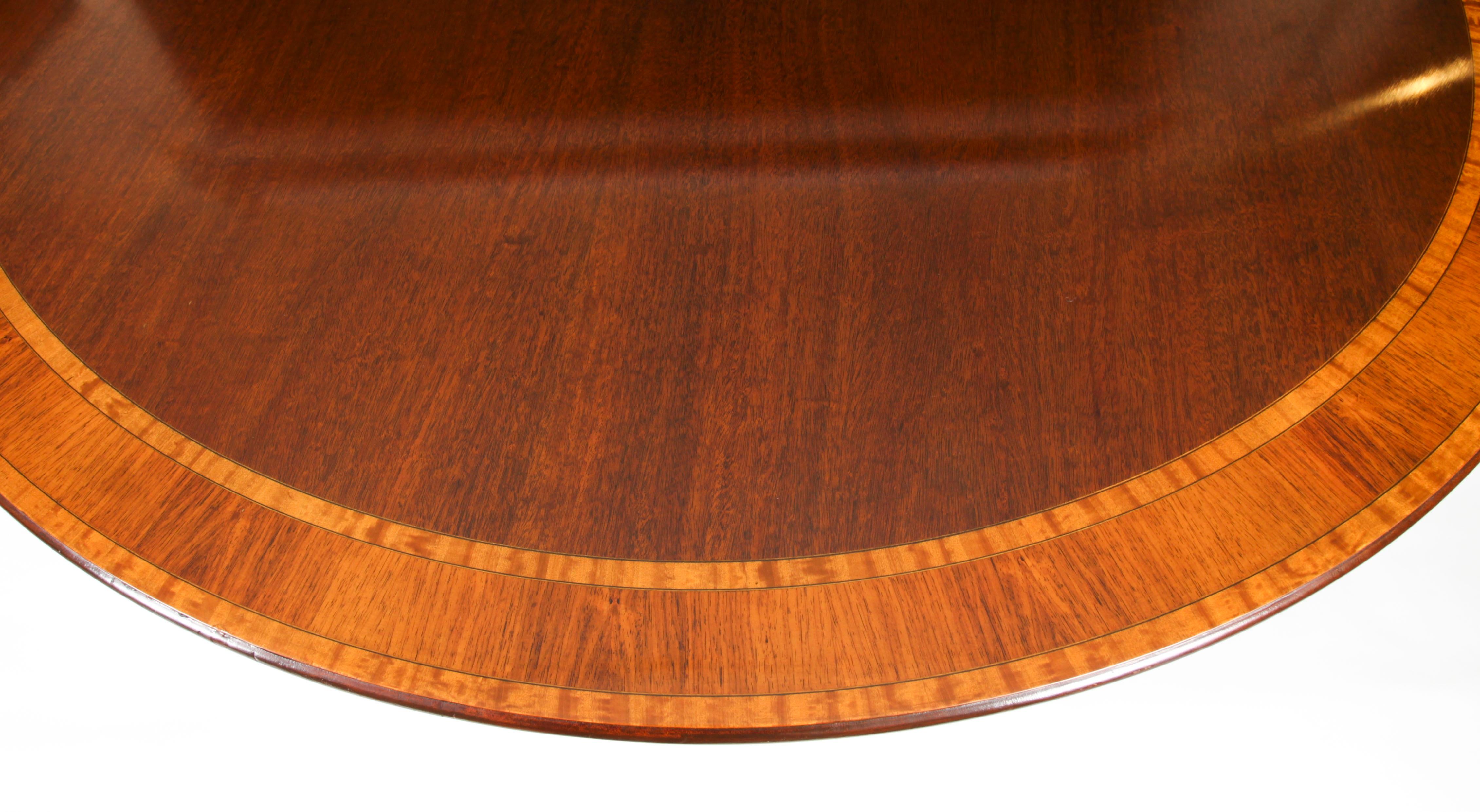 Table ronde et 6 chaises par William Tillman 20ème siècle Bon état - En vente à London, GB