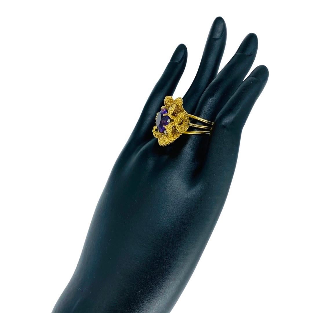 Vintage 6 Carat Amethyst and Diamonds Floral Leaf Cocktail Ring 18k Gold In Excellent Condition For Sale In Miami, FL
