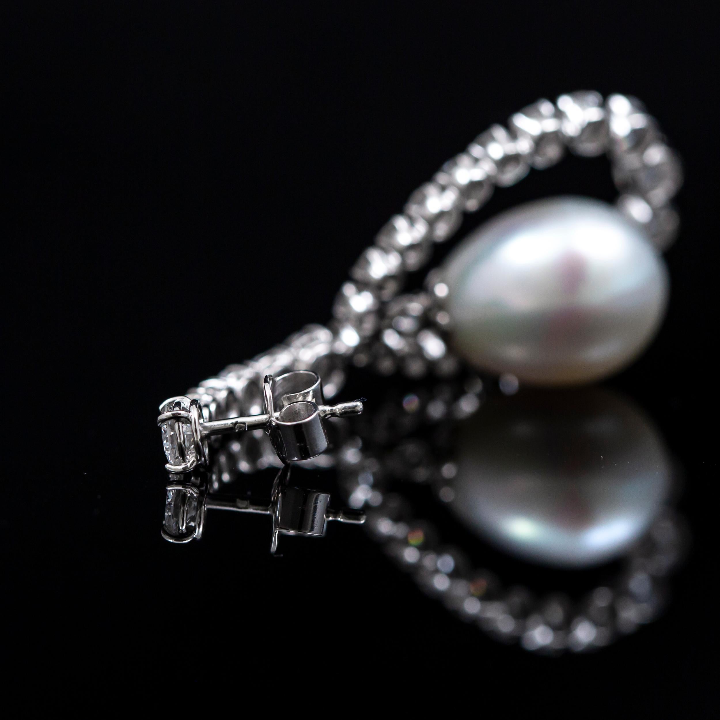 Orecchini a goccia di perle coltivate d'epoca con diamante da 6 carati in oro bianco del XX secolo in vendita 8