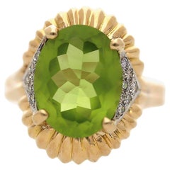 Vintage 6 Carat Oval Cut Peridot 14K Gold Fluted Sunburst Ring