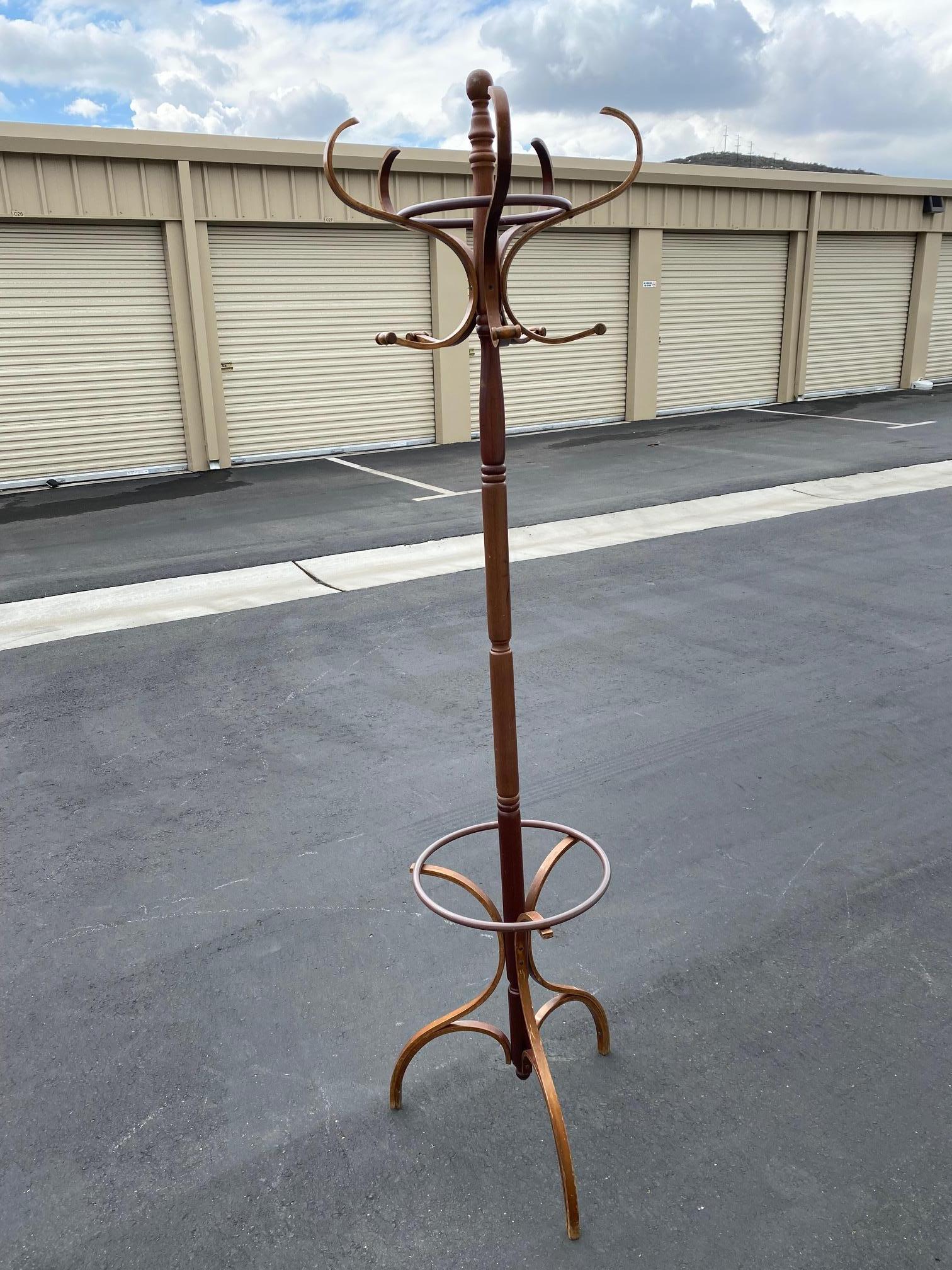Vintage Bentwood Coat Rack, Hall Tree, Revolving Top In Fair Condition In Spring Valley, CA