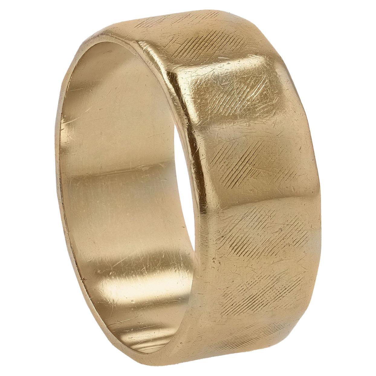 Vintage 6 Grams 14k Yellow Gold Florentine Band For Sale