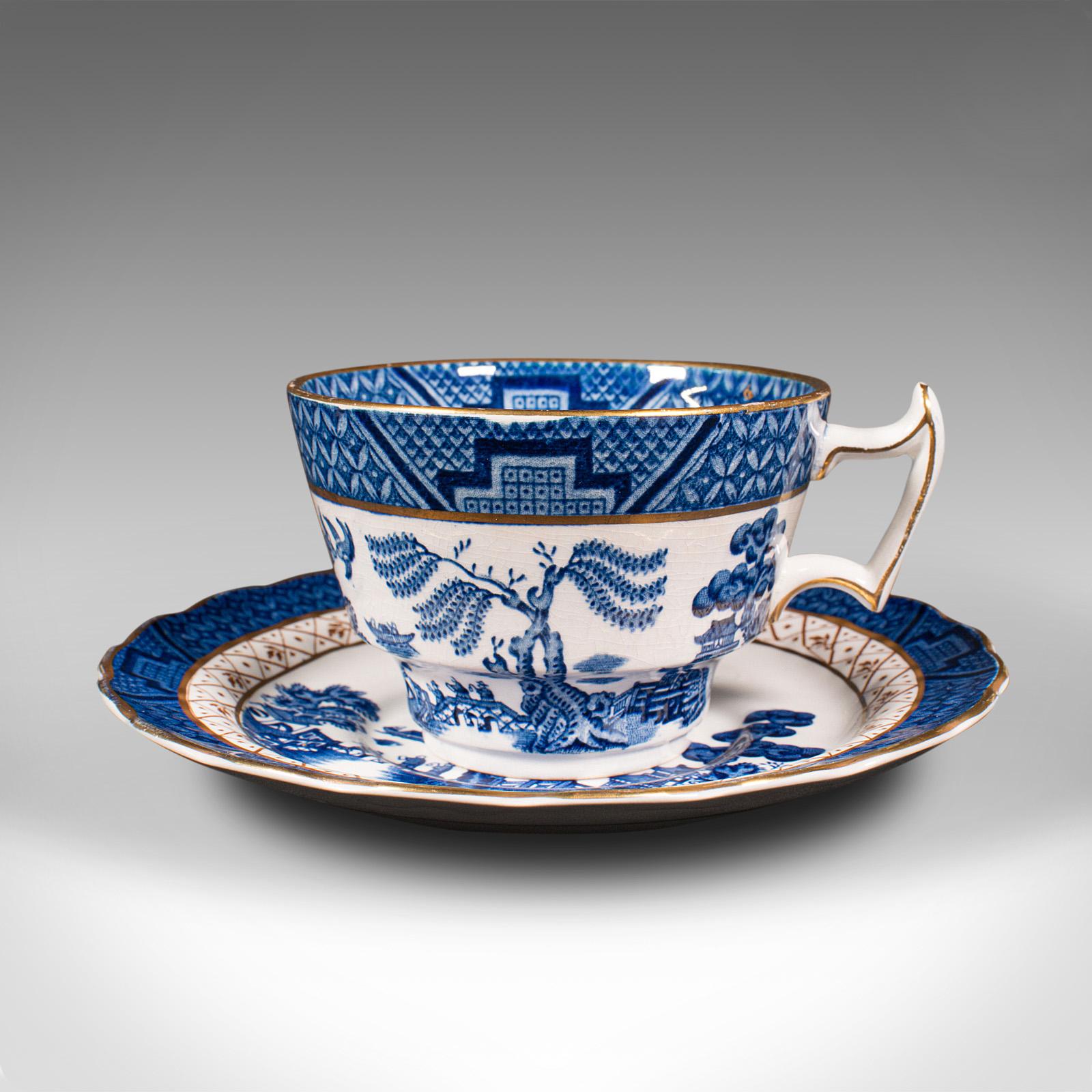 Vintage 6 Person Tea Service, English, Ceramic, Decorative, Teapot, Serving Jug In Good Condition For Sale In Hele, Devon, GB
