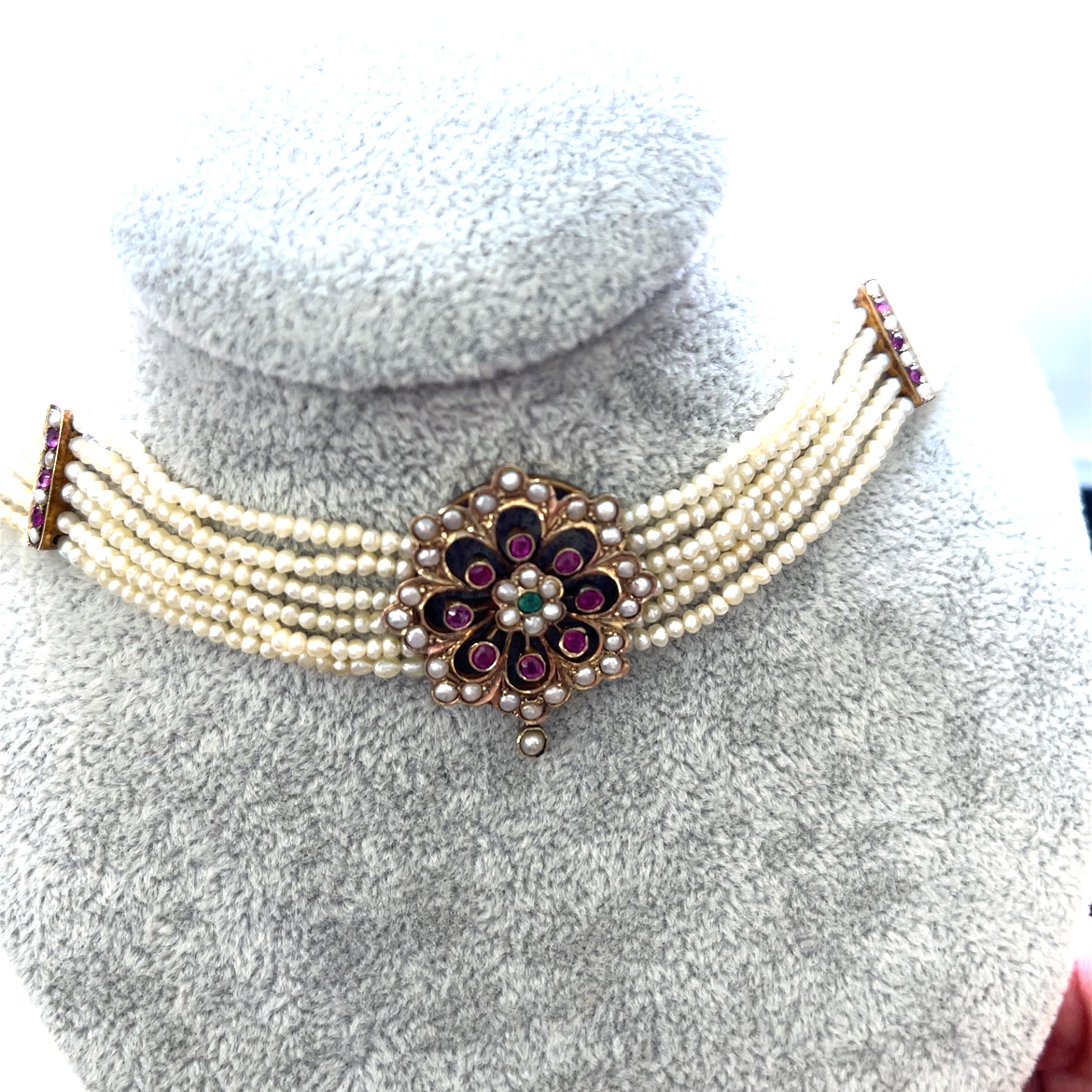 Taille ronde Vintage 6 Row 2.2mm Seed Pearl Choker Set With Emerald & Ruby Pendant in 9ct YG en vente