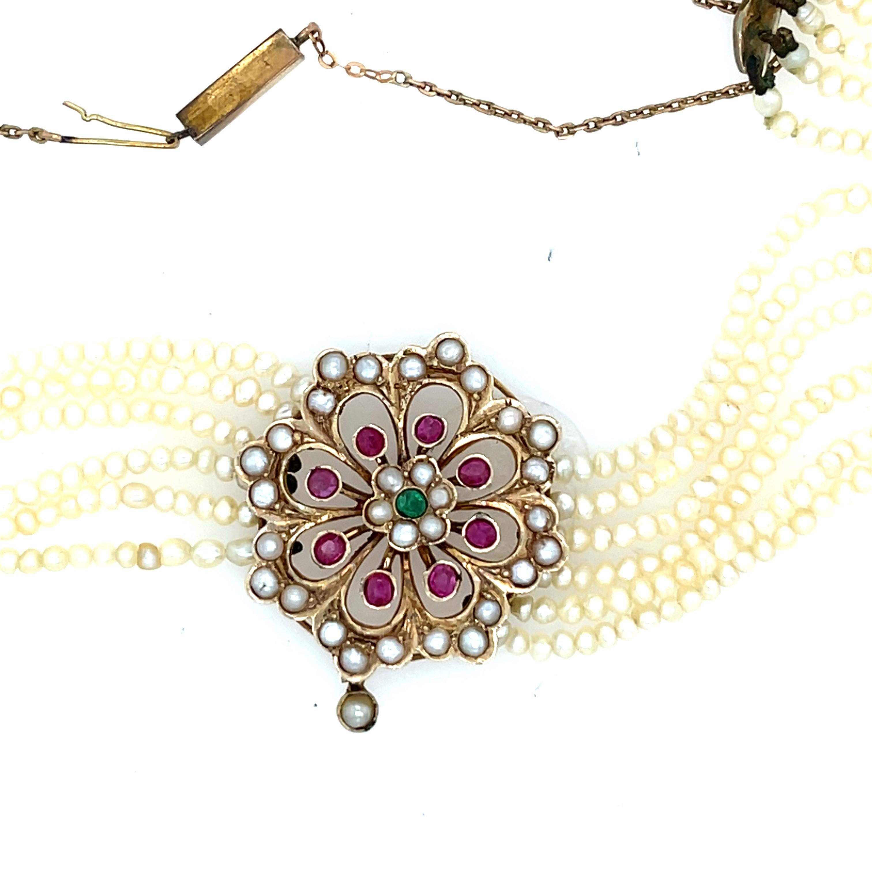 Vintage 6 Row 2.2mm Seed Pearl Choker Set With Emerald & Ruby Pendant in 9ct YG Pour femmes en vente