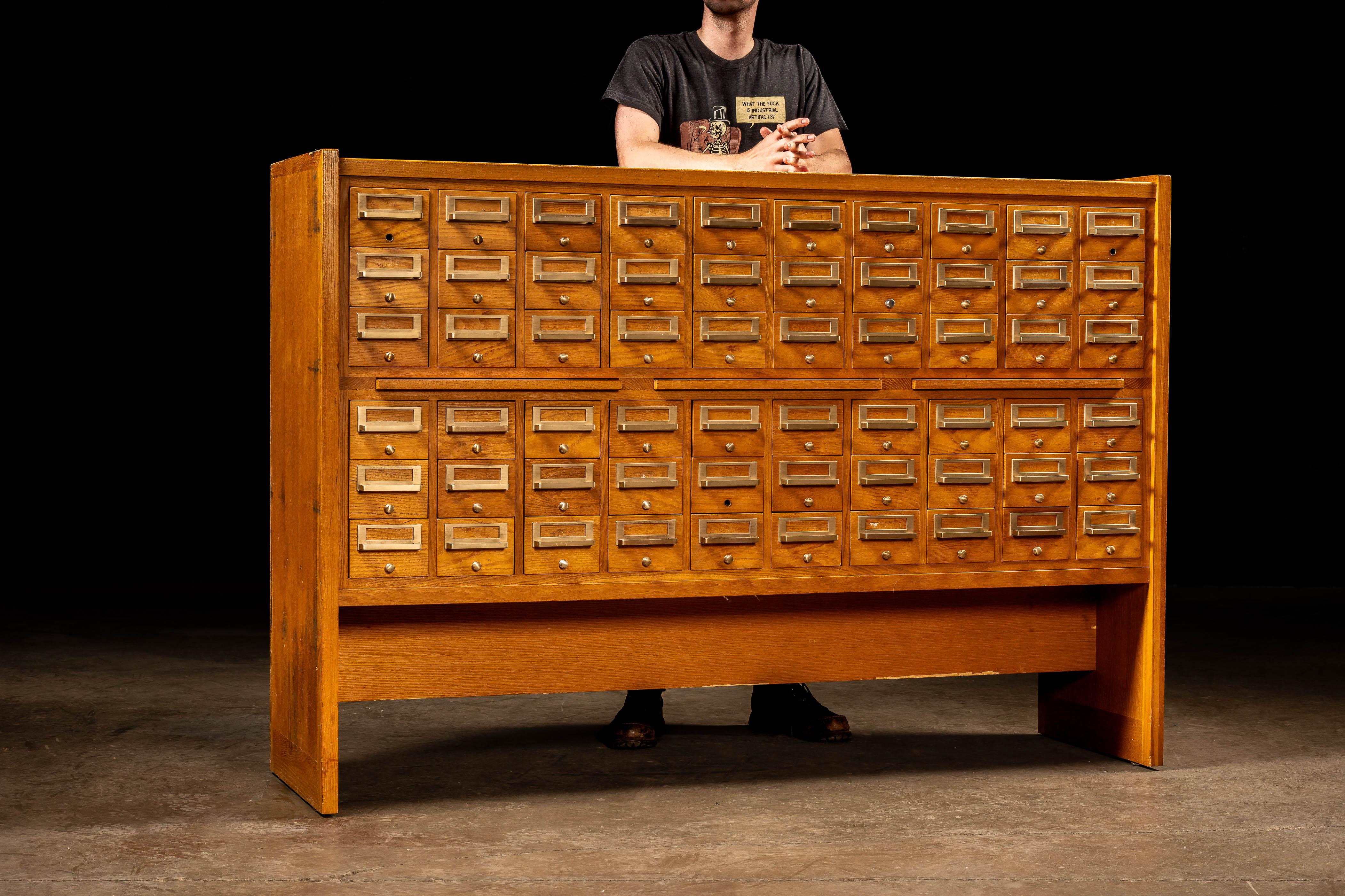 Catalogue vintage à 60 tiroirs en Oak Oak en vente 3