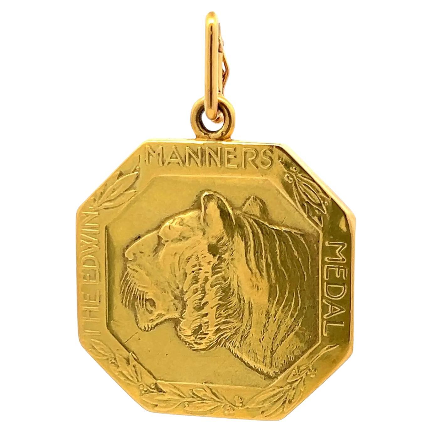 Vintage 60.98 Grams Tiger Medal 18 Karat Yellow Gold Pendant For Sale