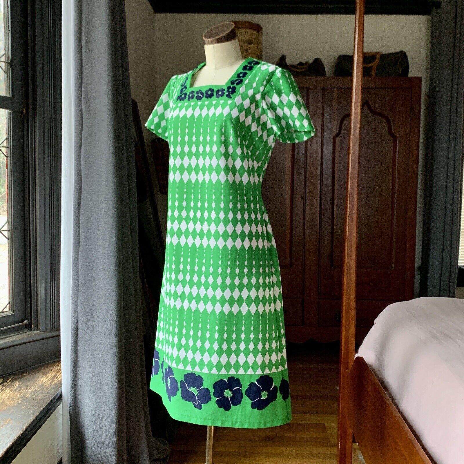 Vintage 60s 70s Mod GREEN MCM Geometric Abstract OP ART MAD MEN Dress M/L In Good Condition For Sale In Asheville, NC