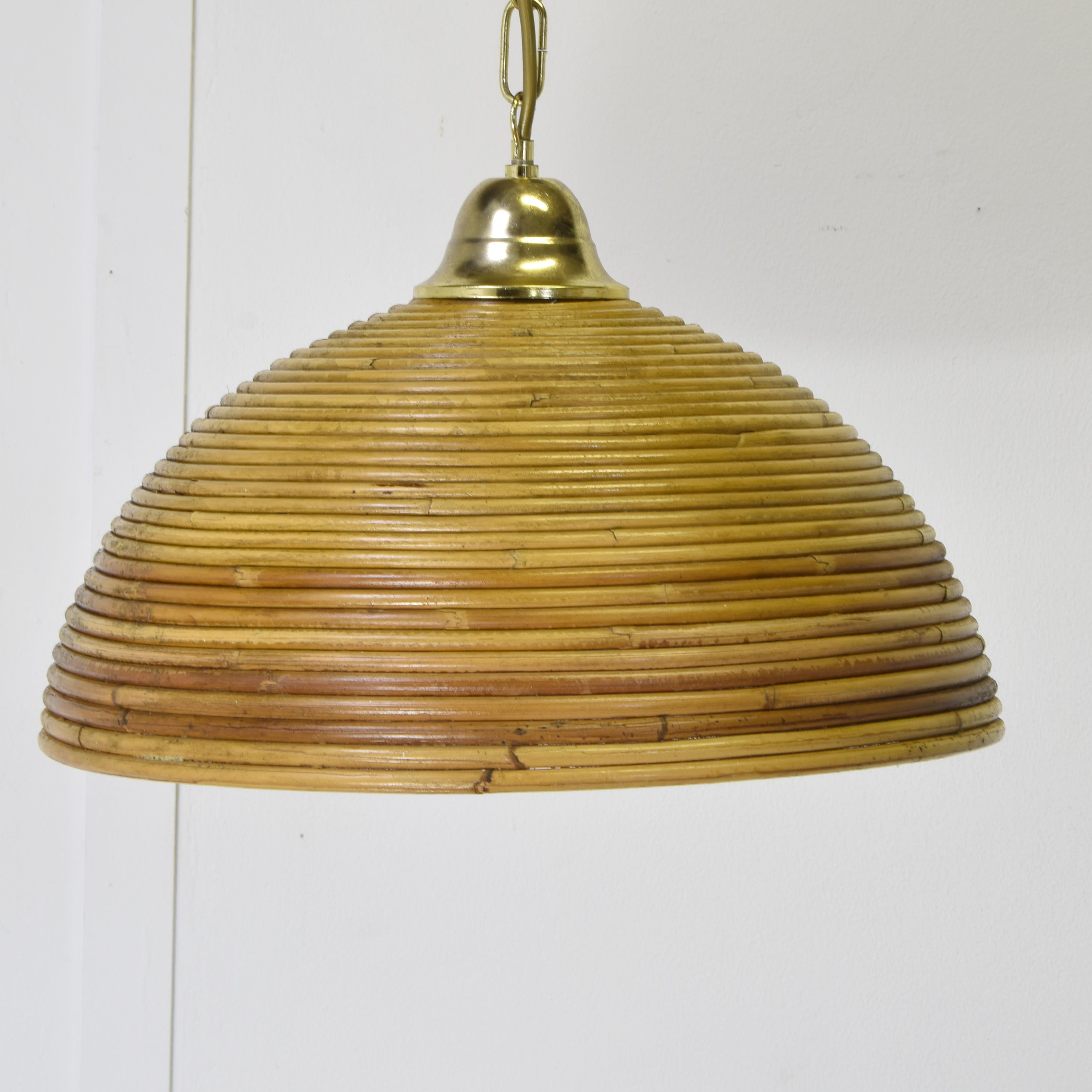 Mid-Century moderno Lampada a sospensione in bambù e rattan vintage anni '60 in vendita