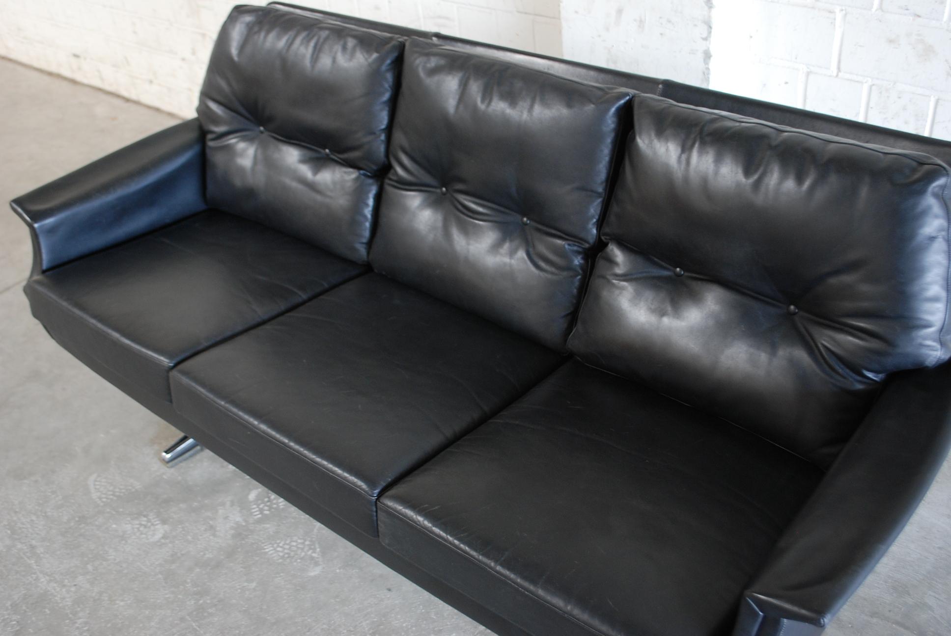 Vintage 1960s Design German Black Leather Sofa In Good Condition In Munich, Bavaria