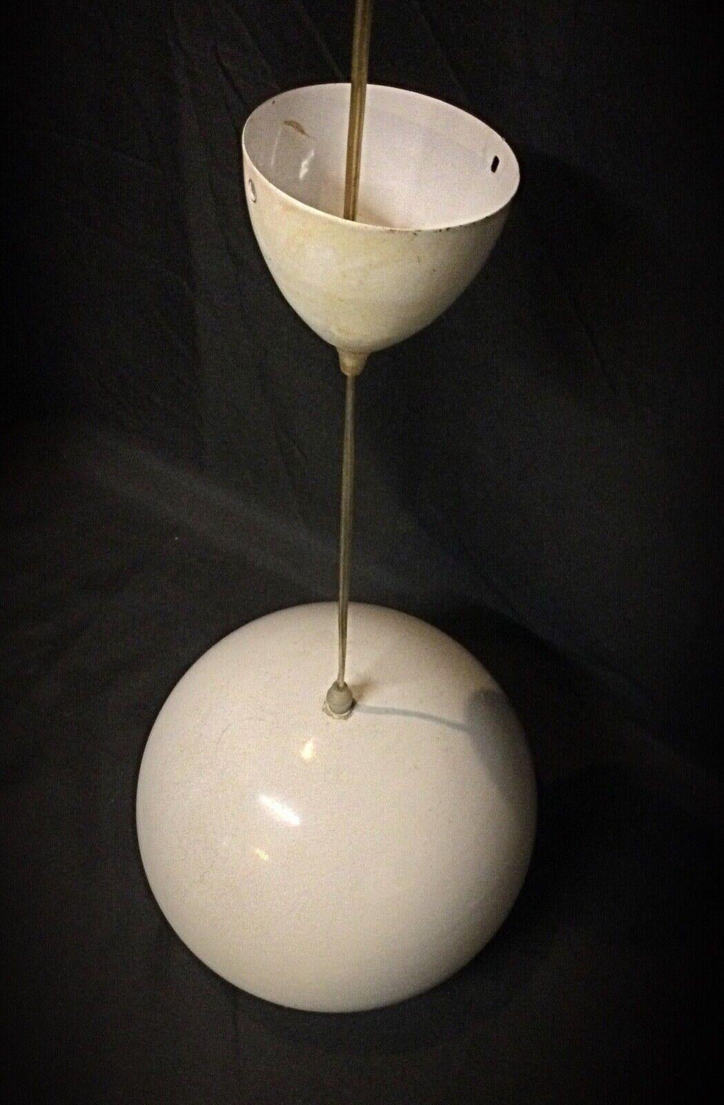 Vintage 60's Enamel Metal Hanging Lamp – Retro Suspension Light - 2Y05 In Good Condition For Sale In Bordeaux, FR