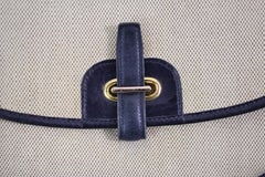 Vintage 60er Jahre Hermès Balle de Goldf Beige Canvas und Marineblaue Ledertasche