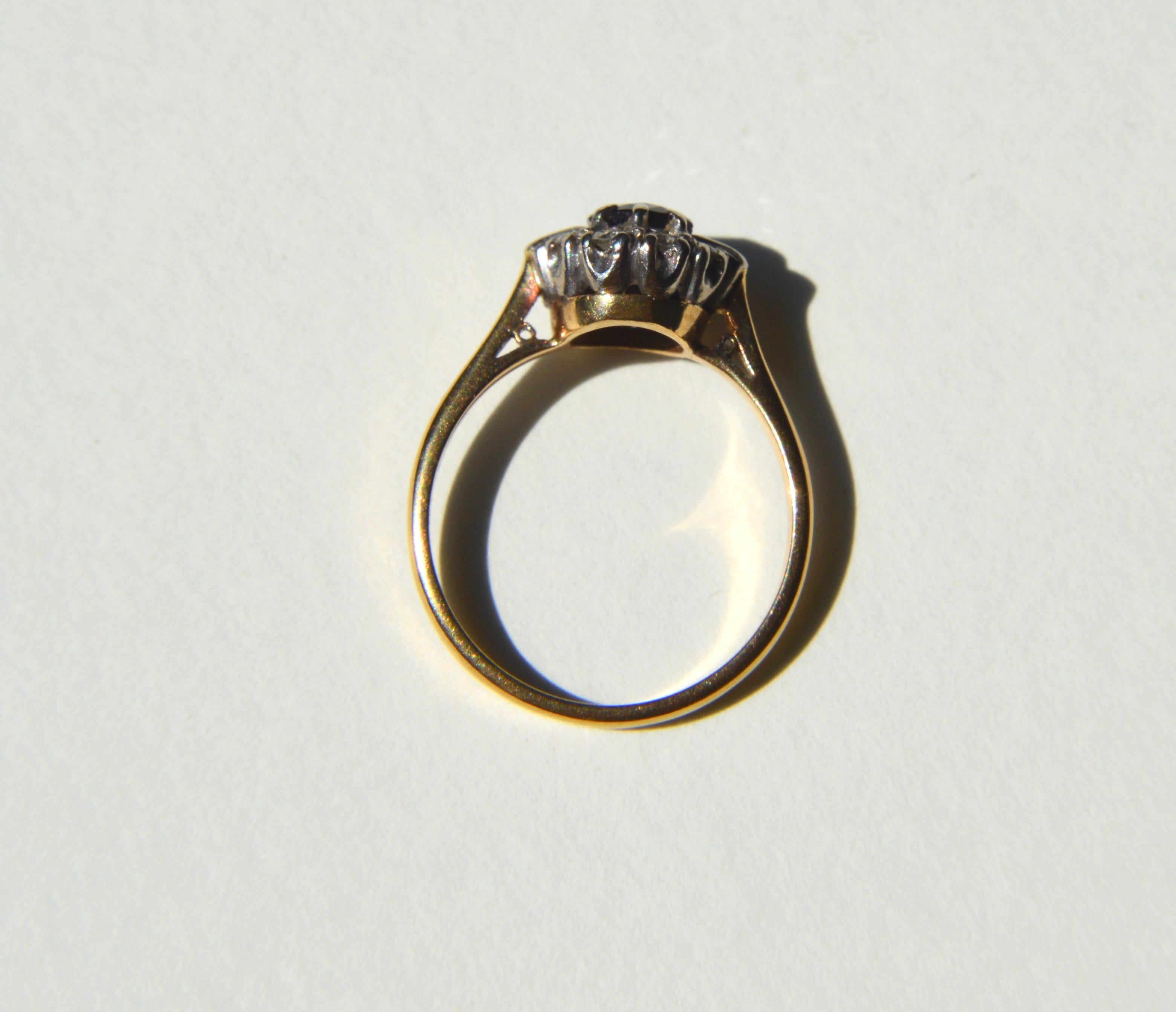 Vintage .61 Carat Sapphire Diamond Halo 18 Karat Gold Engagement Ring In Good Condition In Crownsville, MD
