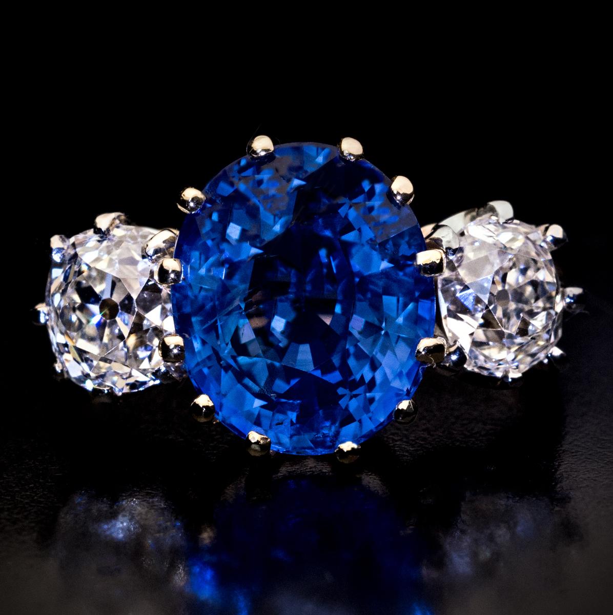 Vintage 6.20 Ct Ceylon Sapphire 2.09 Ct Old Mine Cut Diamond Three Stone Ring In Excellent Condition In Chicago, IL
