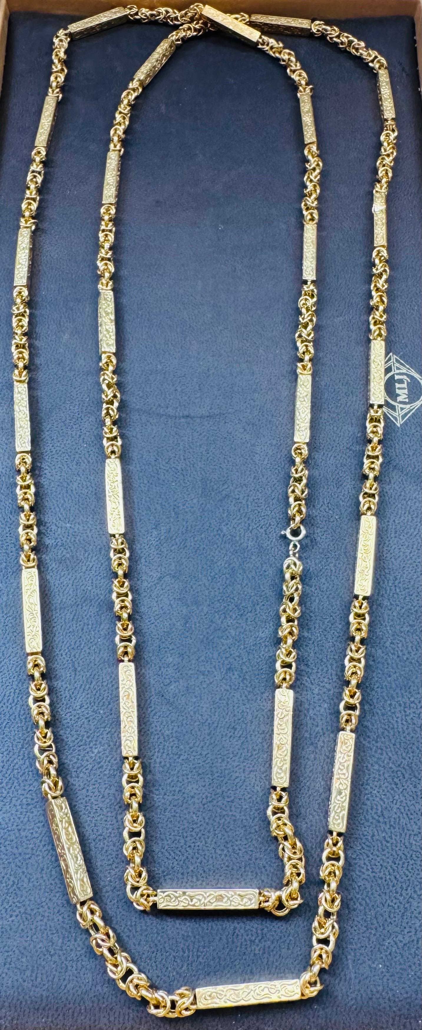 Vintage 63 Gm 18 Karat Yellow Gold Handmade Chain 30 Inch Unique Opera Length en vente 3