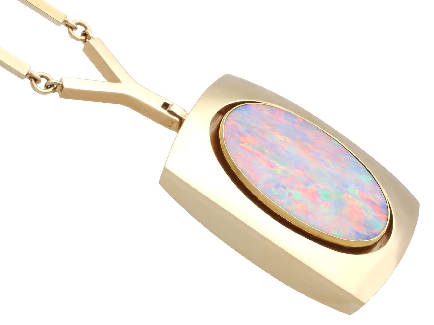 Women's or Men's Vintage 6.34 Carat Opal and 14k Yellow Gold Pendant Circa 1950 For Sale