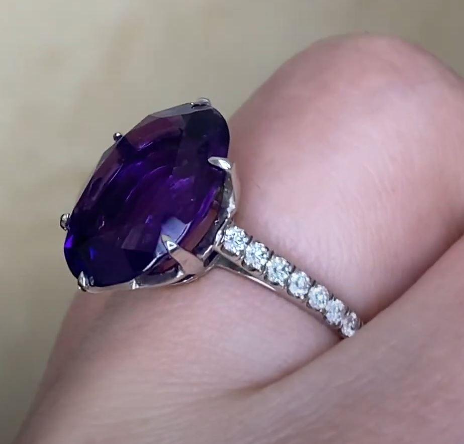 Amethyst Oval Cut Vintage (Approx. 6.4-Carats) Cocktail Ring, Platinum In Excellent Condition In New York, NY