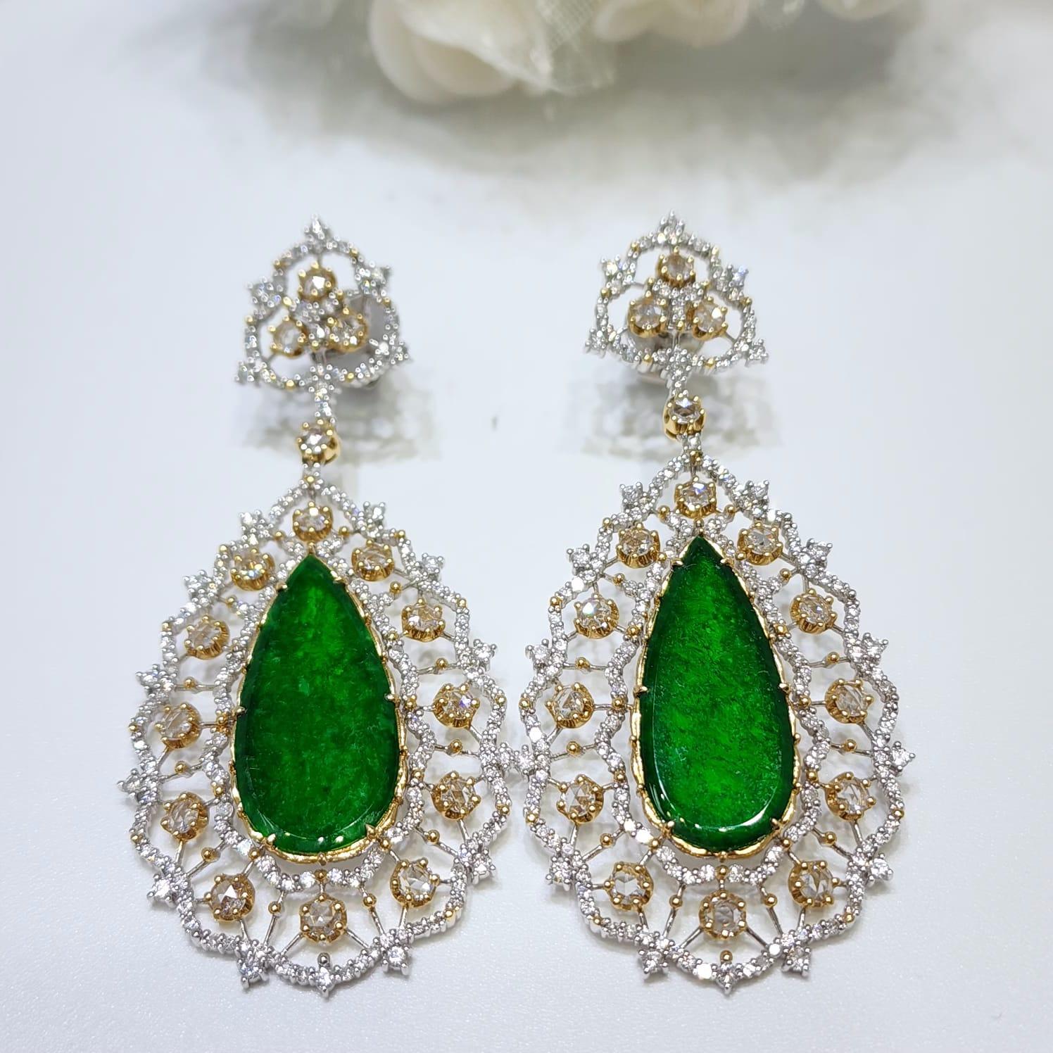 Vintage 6.54 Total Carat Jadeite and Diamond Drop Earring in 18 Karat Gold For Sale 2
