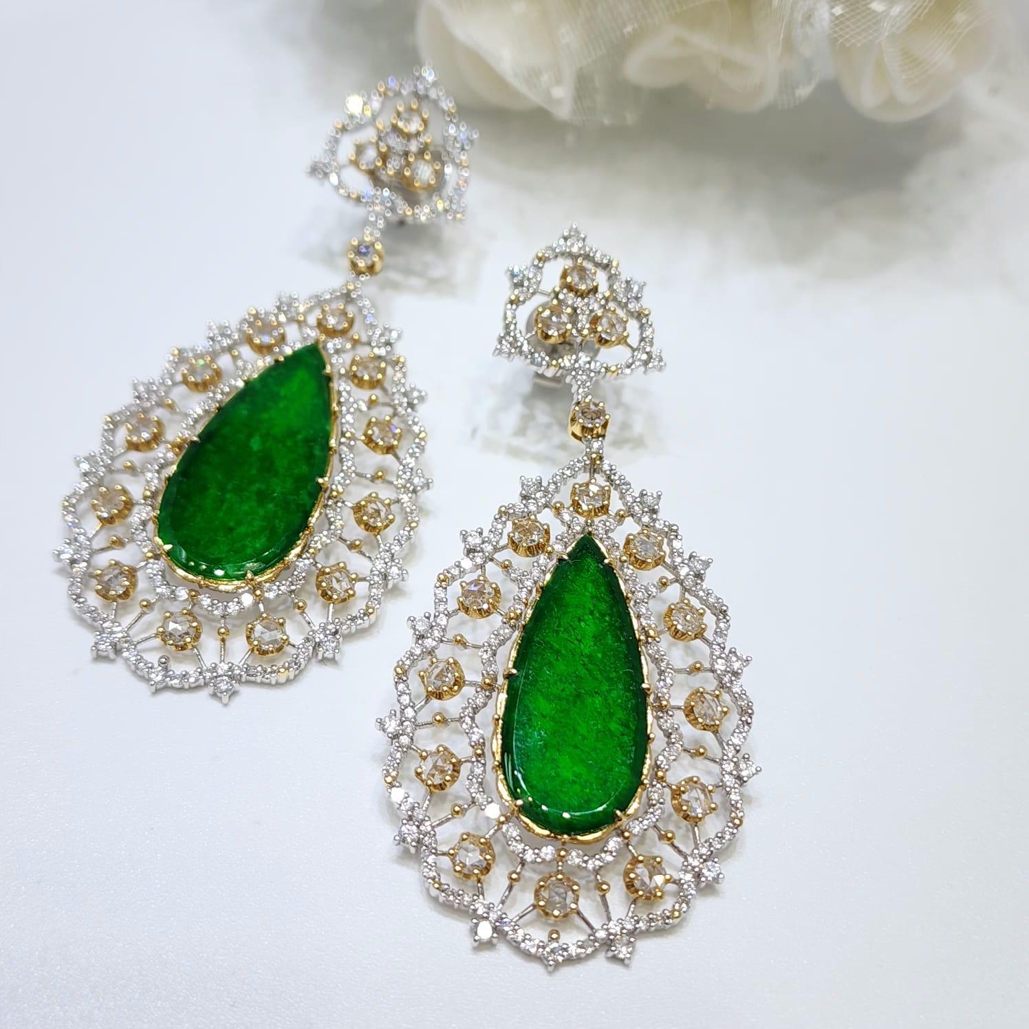 Vintage 6.54 Total Carat Jadeite and Diamond Drop Earring in 18 Karat Gold For Sale 3