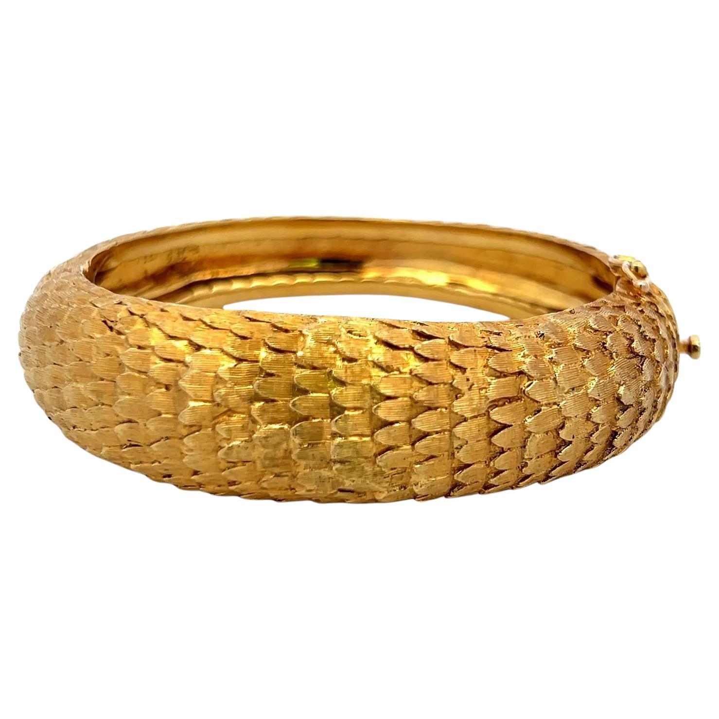 Vintage 65.50 Grams 18 Karat Yellow Gold Dragon Textured Bangle Bracelet For Sale