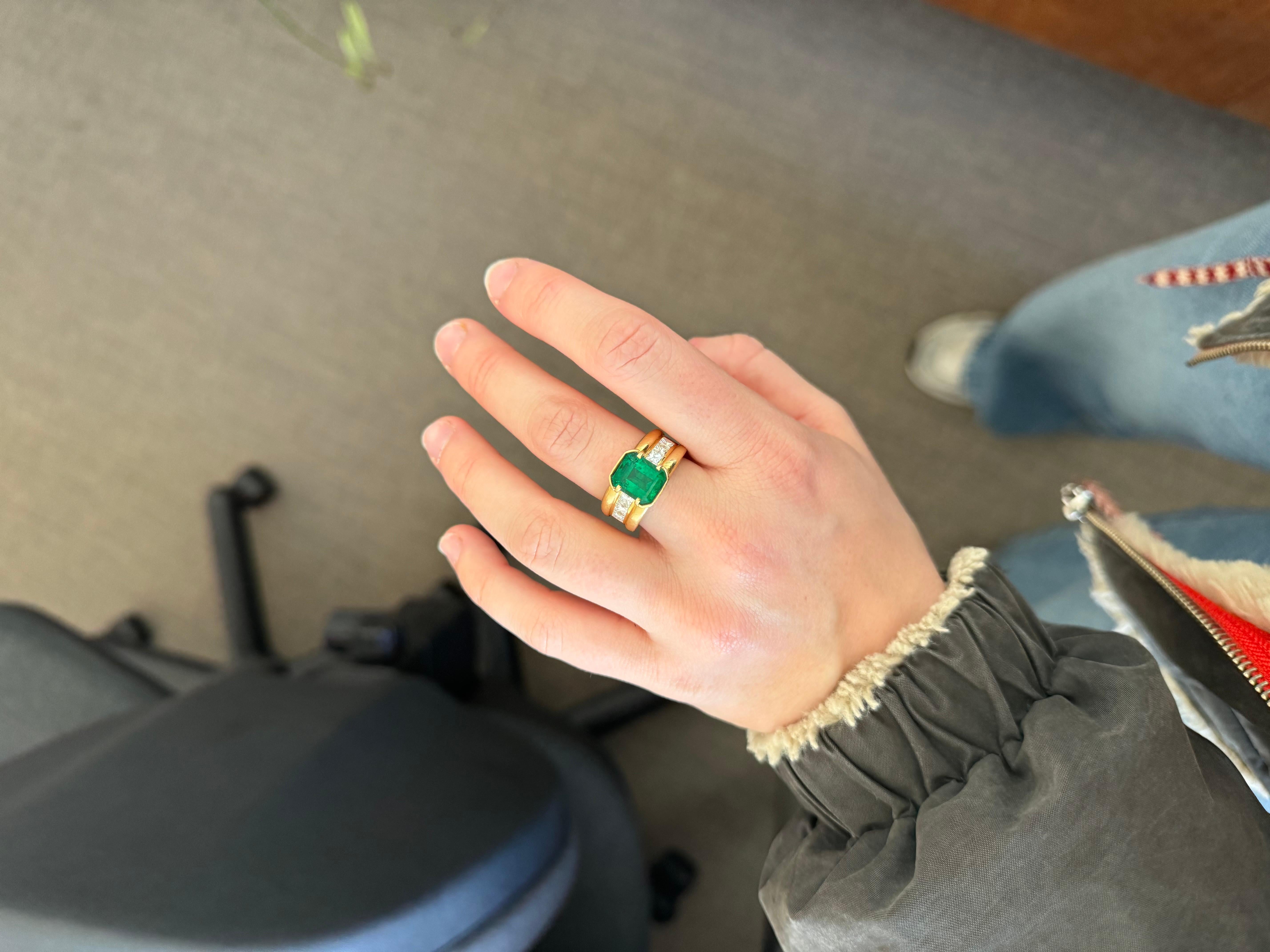 Vintage 6,65 Karat sambischer Smaragd-Diamantring im Angebot 3